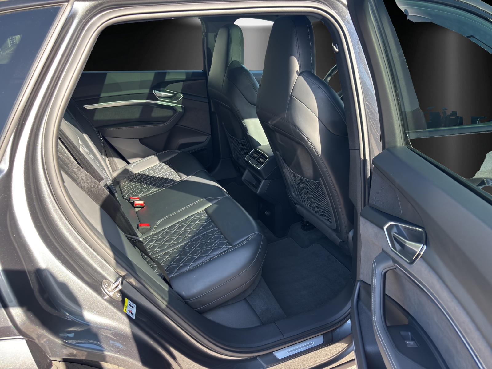 AUDI e-tron S quattro-image-7