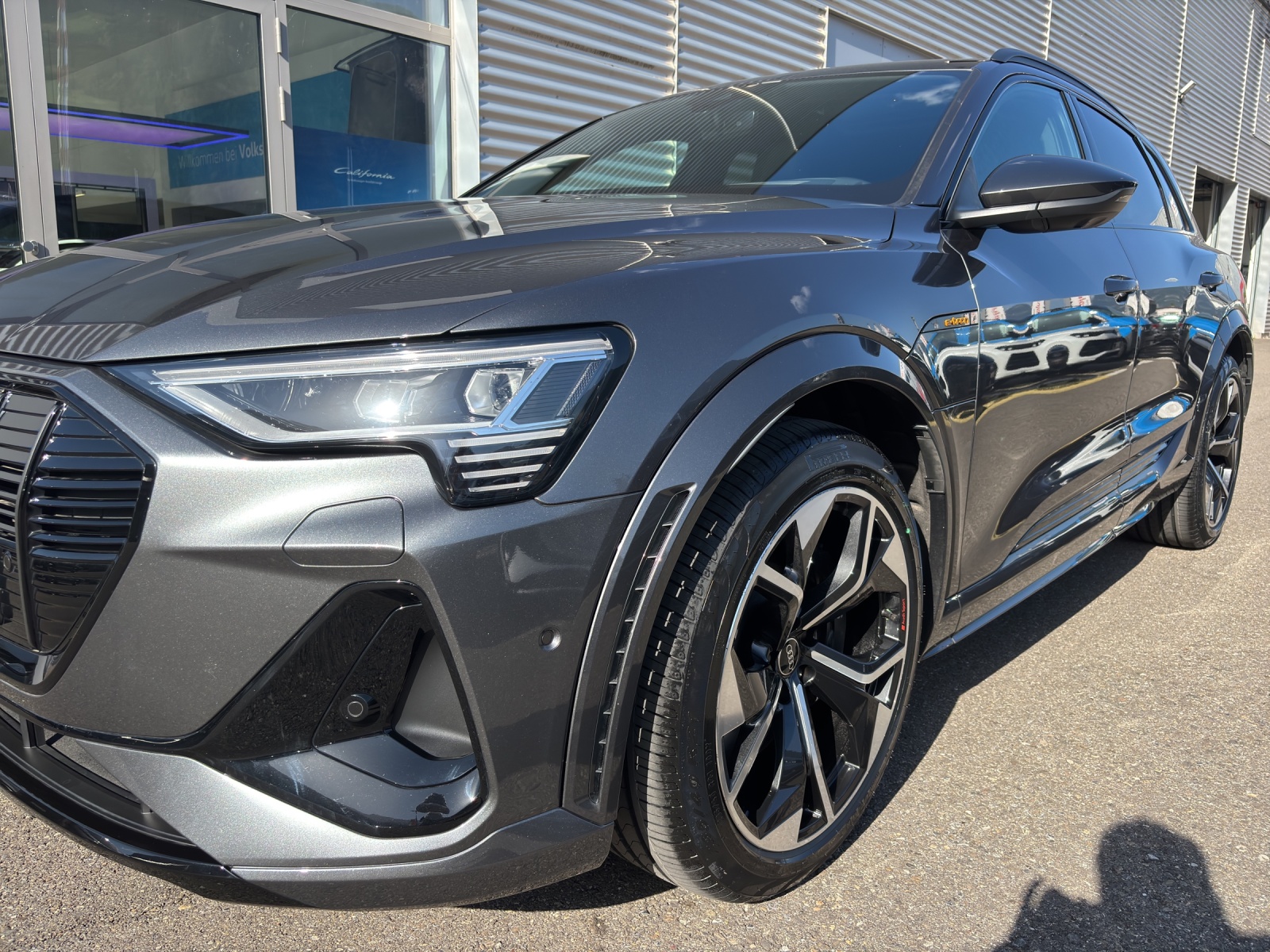 AUDI e-tron S quattro-image-14