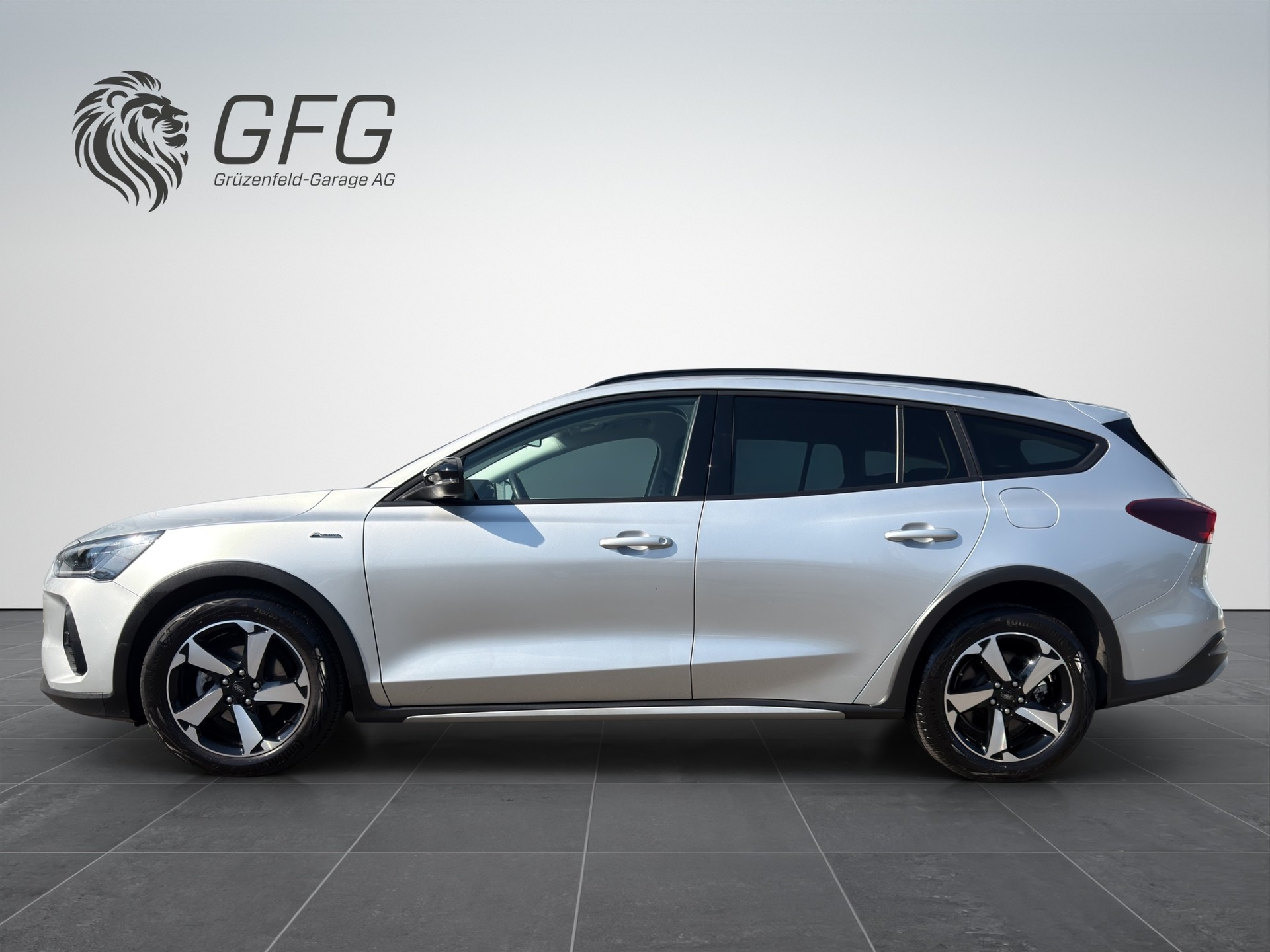 FORD Focus Station Wagon 1.0i EcoB Hybrid 155 Active X-image-2