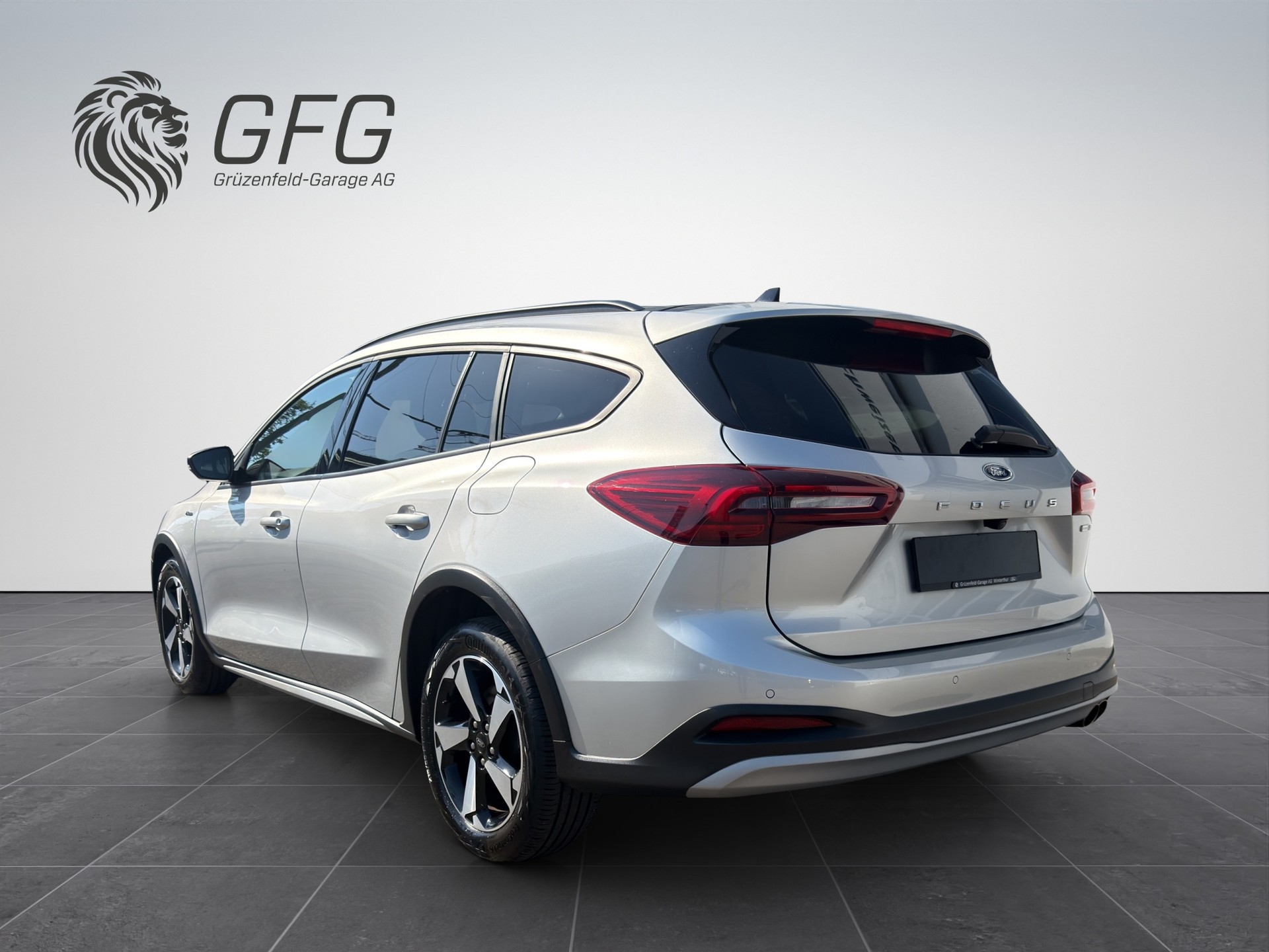 FORD Focus Station Wagon 1.0i EcoB Hybrid 155 Active X-image-3