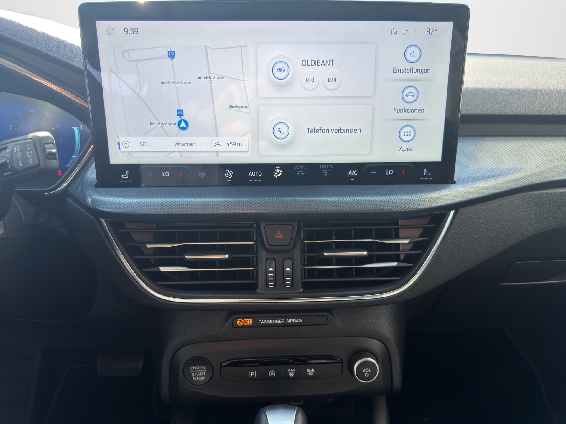 FORD Focus Station Wagon 1.0i EcoB Hybrid 155 Active X-image-10