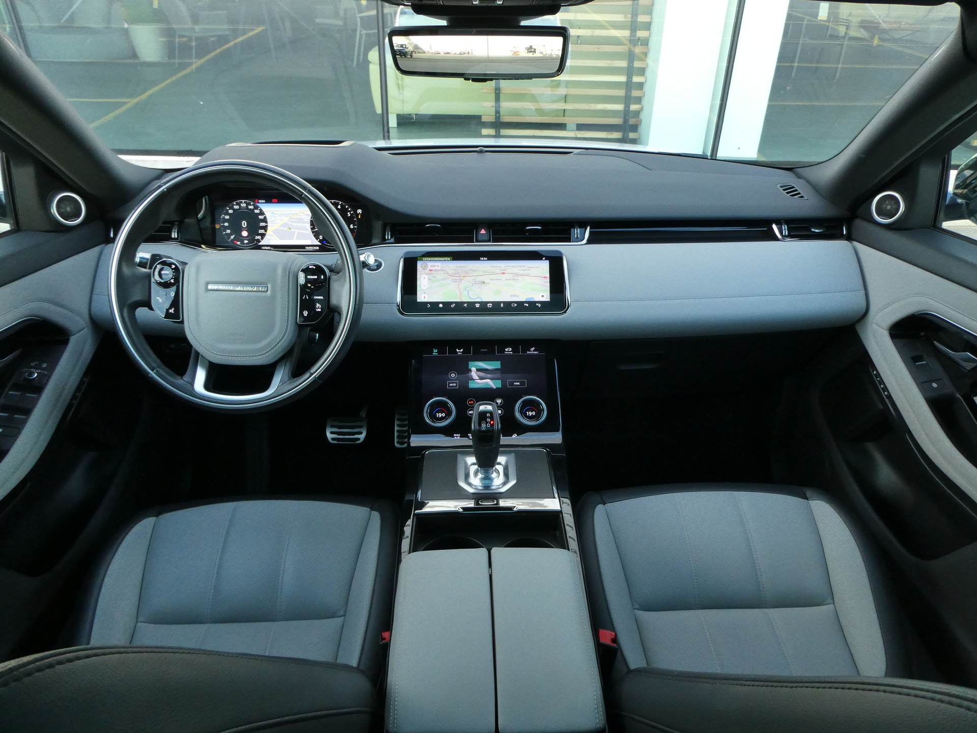 LAND ROVER Range Rover Evoque R-Dyn First Edi P 250 HSE AT9-image-12
