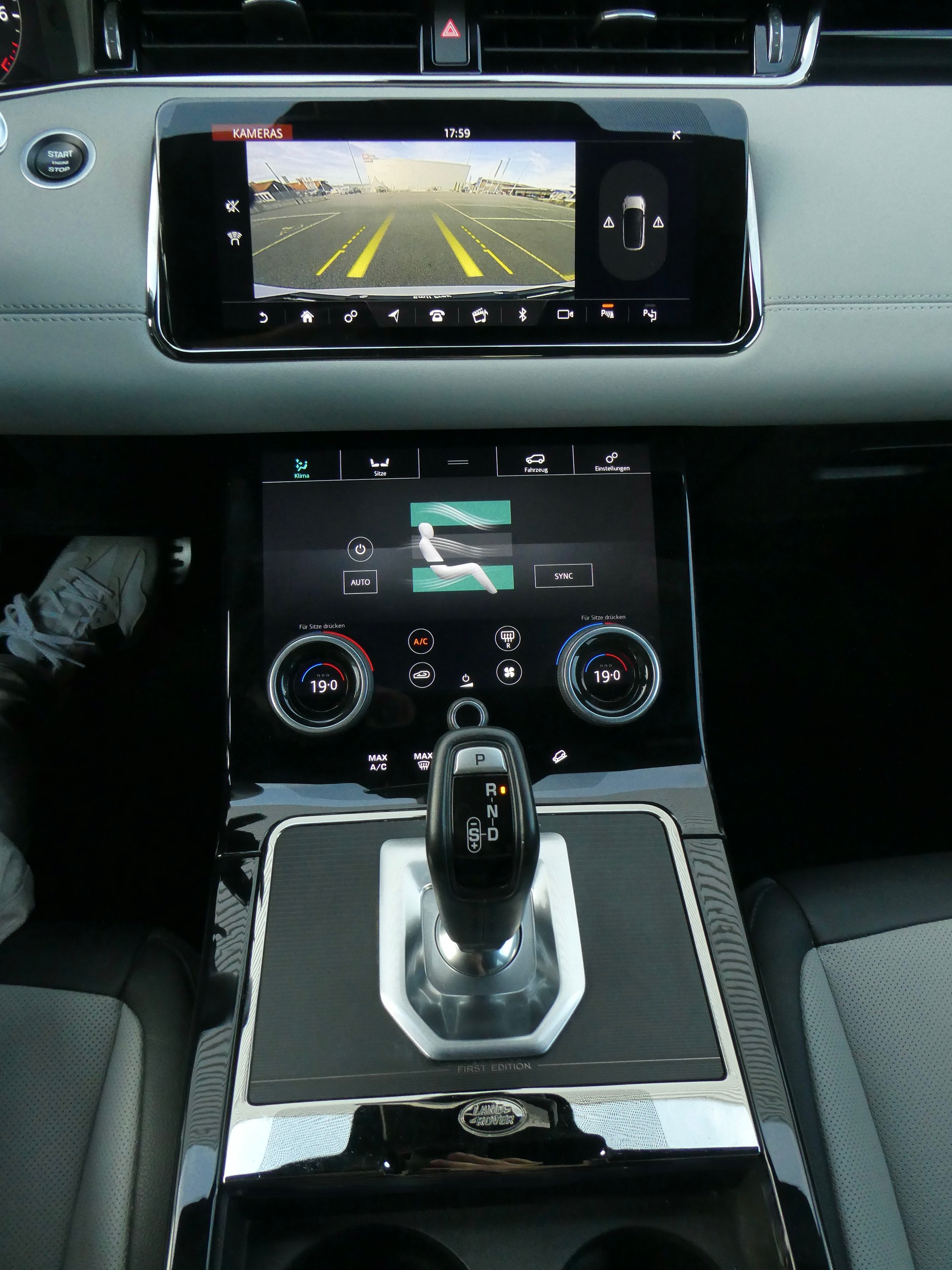 LAND ROVER Range Rover Evoque R-Dyn First Edi P 250 HSE AT9-image-13