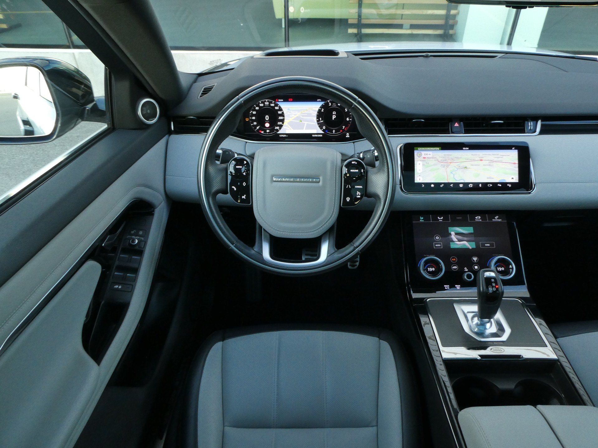 LAND ROVER Range Rover Evoque R-Dyn First Edi P 250 HSE AT9-image-14