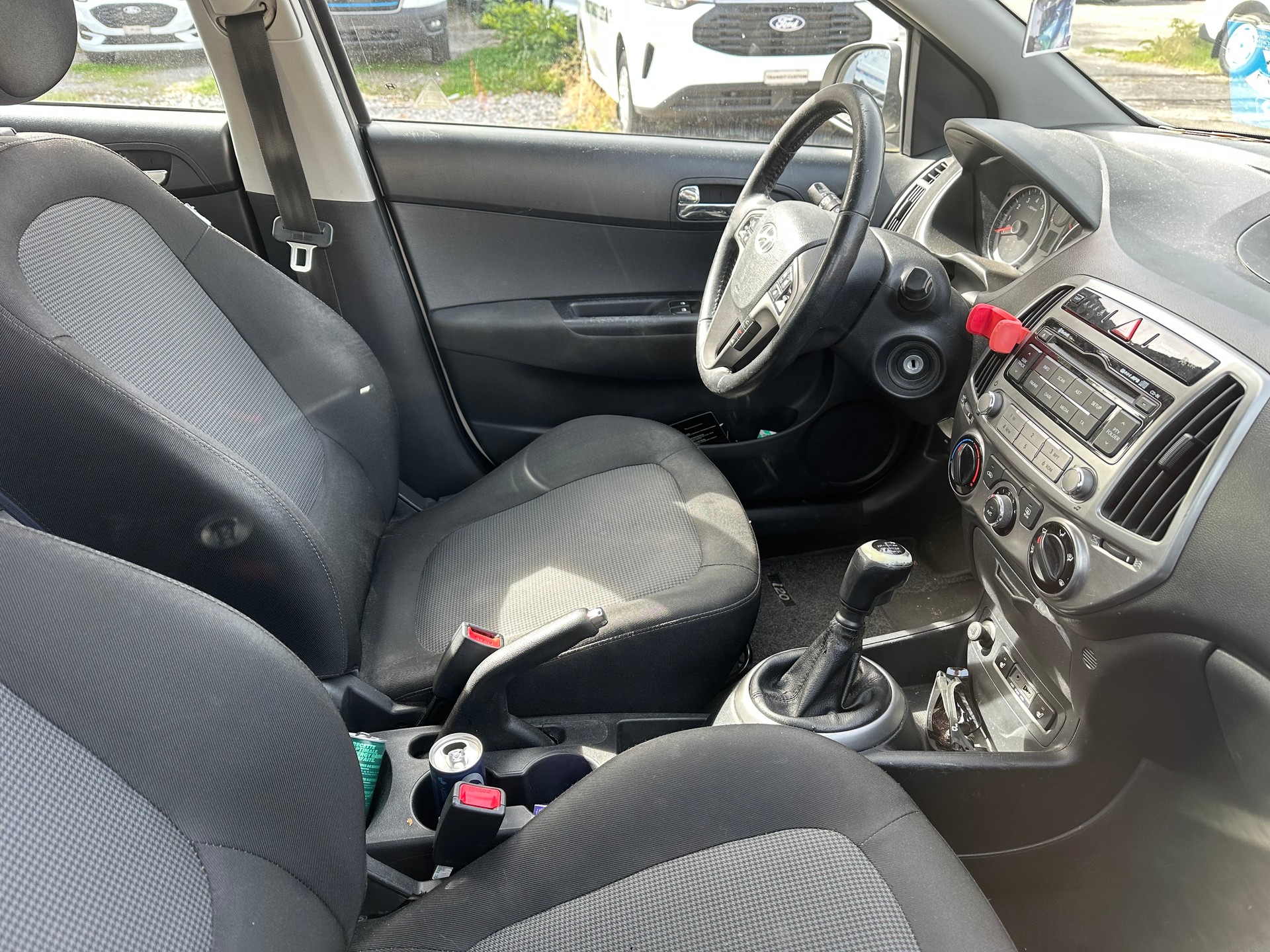 HYUNDAI i20 1.4 Premium-image-5