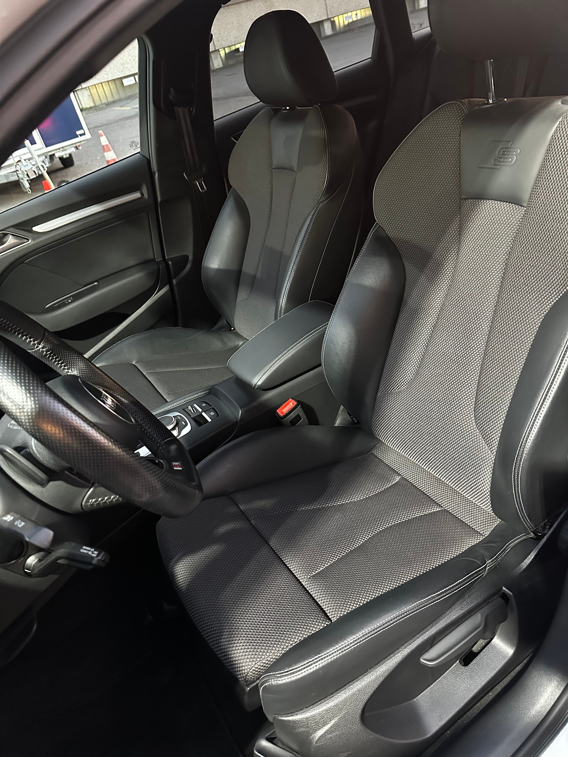 AUDI A3 Sportback 2.0 TDI 150 S-Tronic-image-2