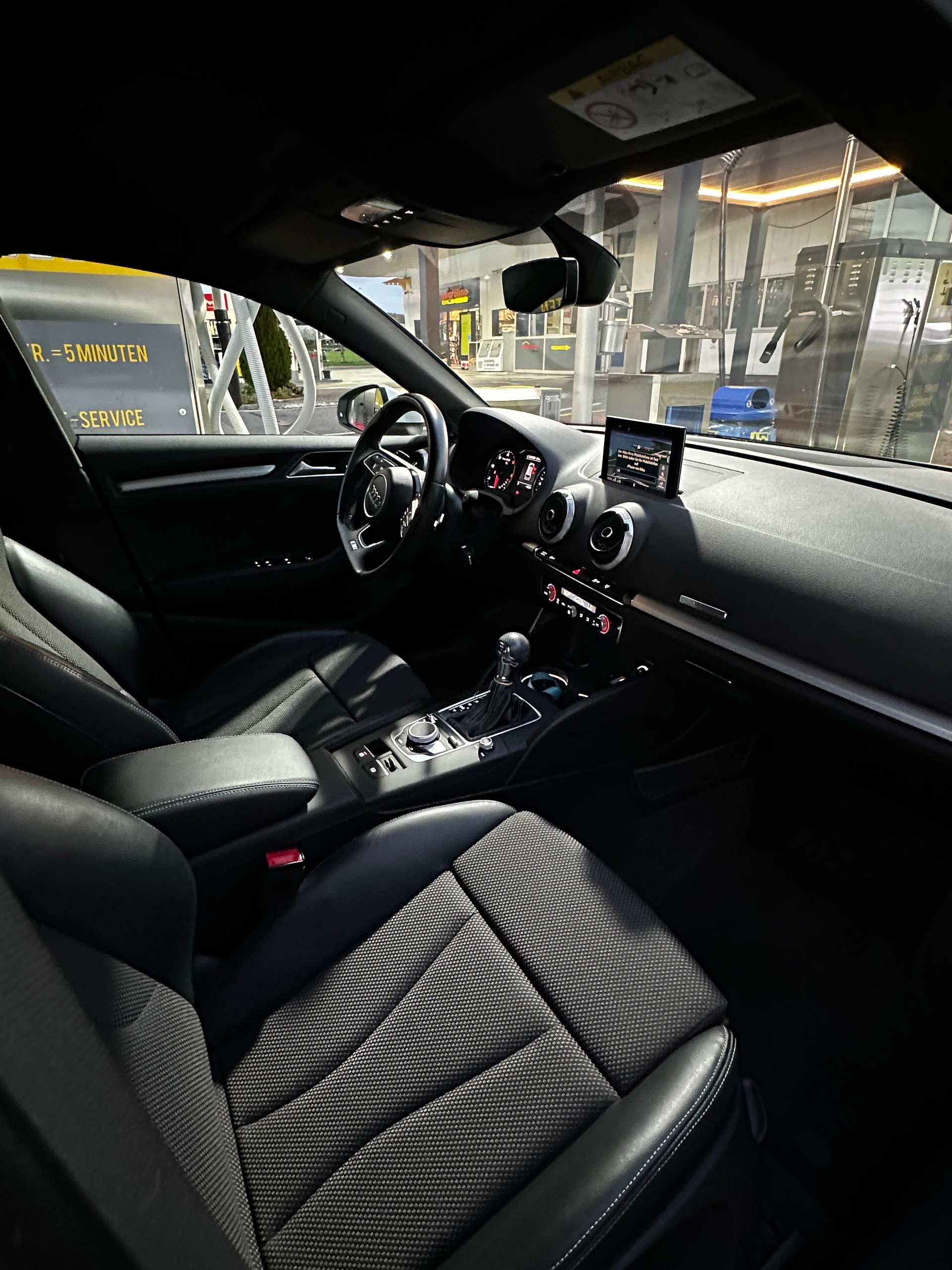 AUDI A3 Sportback 2.0 TDI 150 S-Tronic-image-3