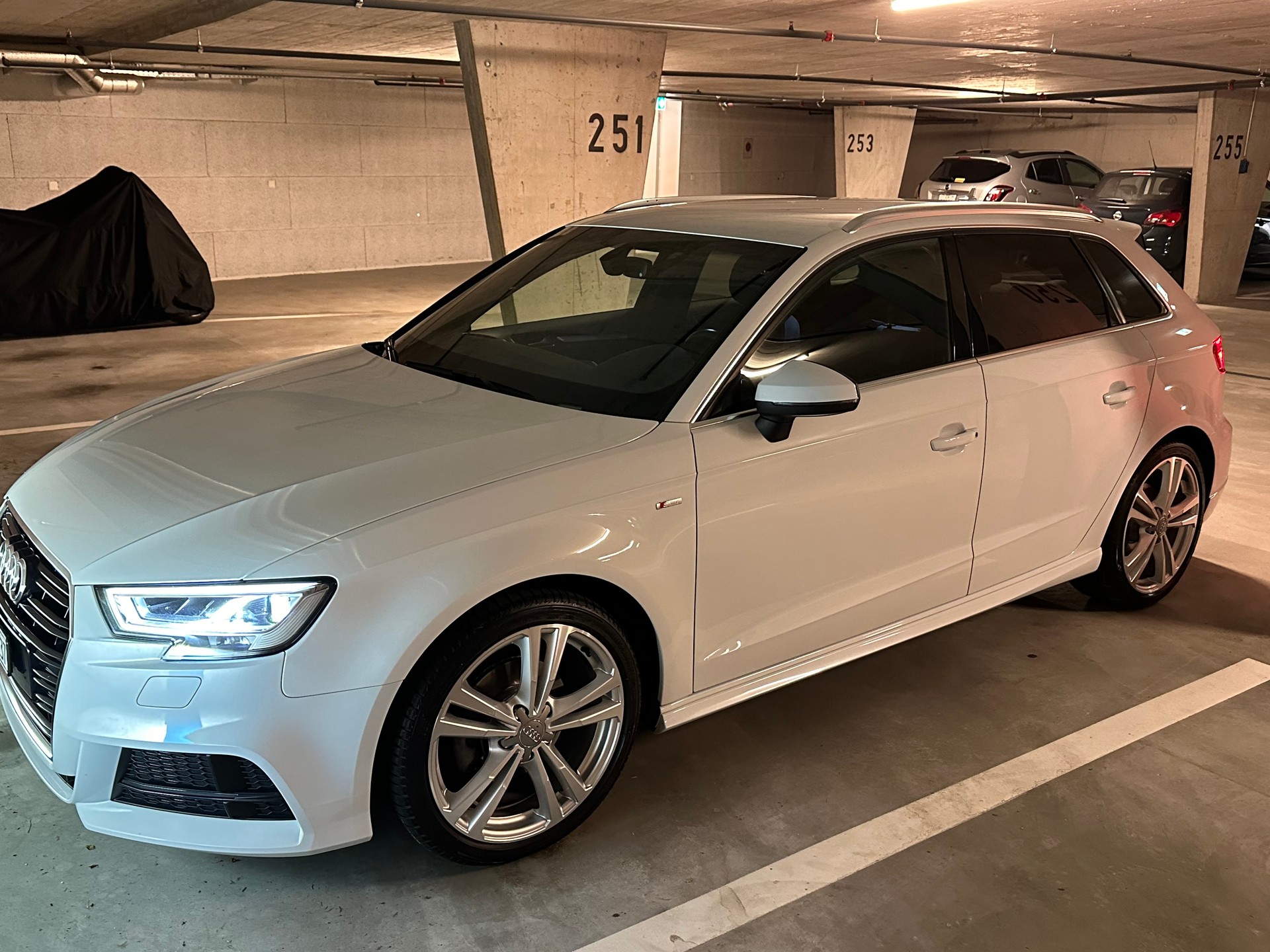 AUDI A3 Sportback 2.0 TDI 150 S-Tronic-image-5