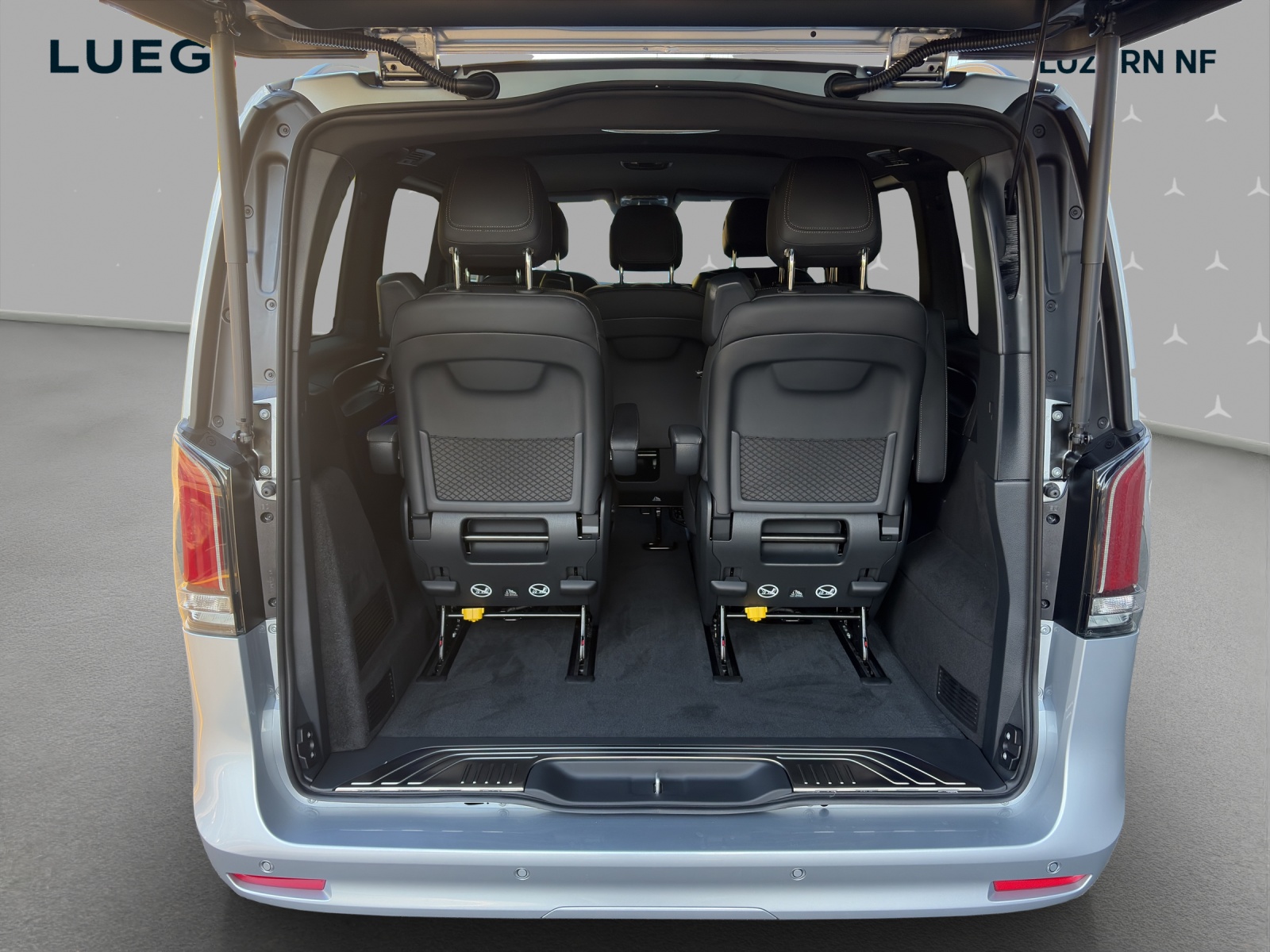 MERCEDES-BENZ V 300 d kompakt 4Matic Avantgarde 9G-Tronic-image-13