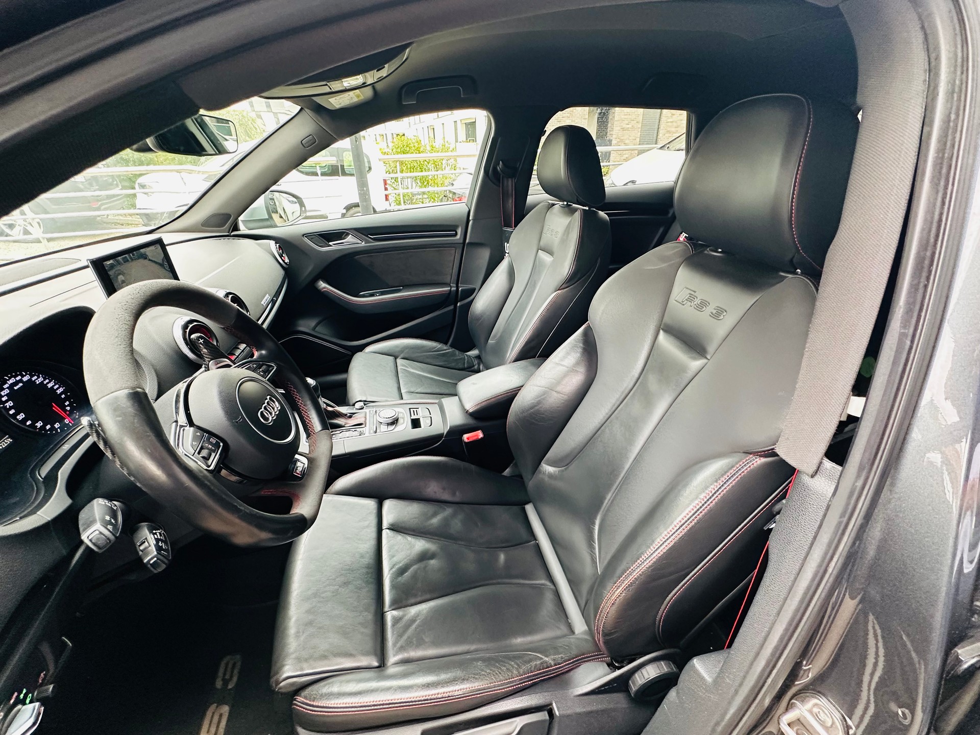 AUDI RS3 2.5 TSI quattro S-tronic-image-10