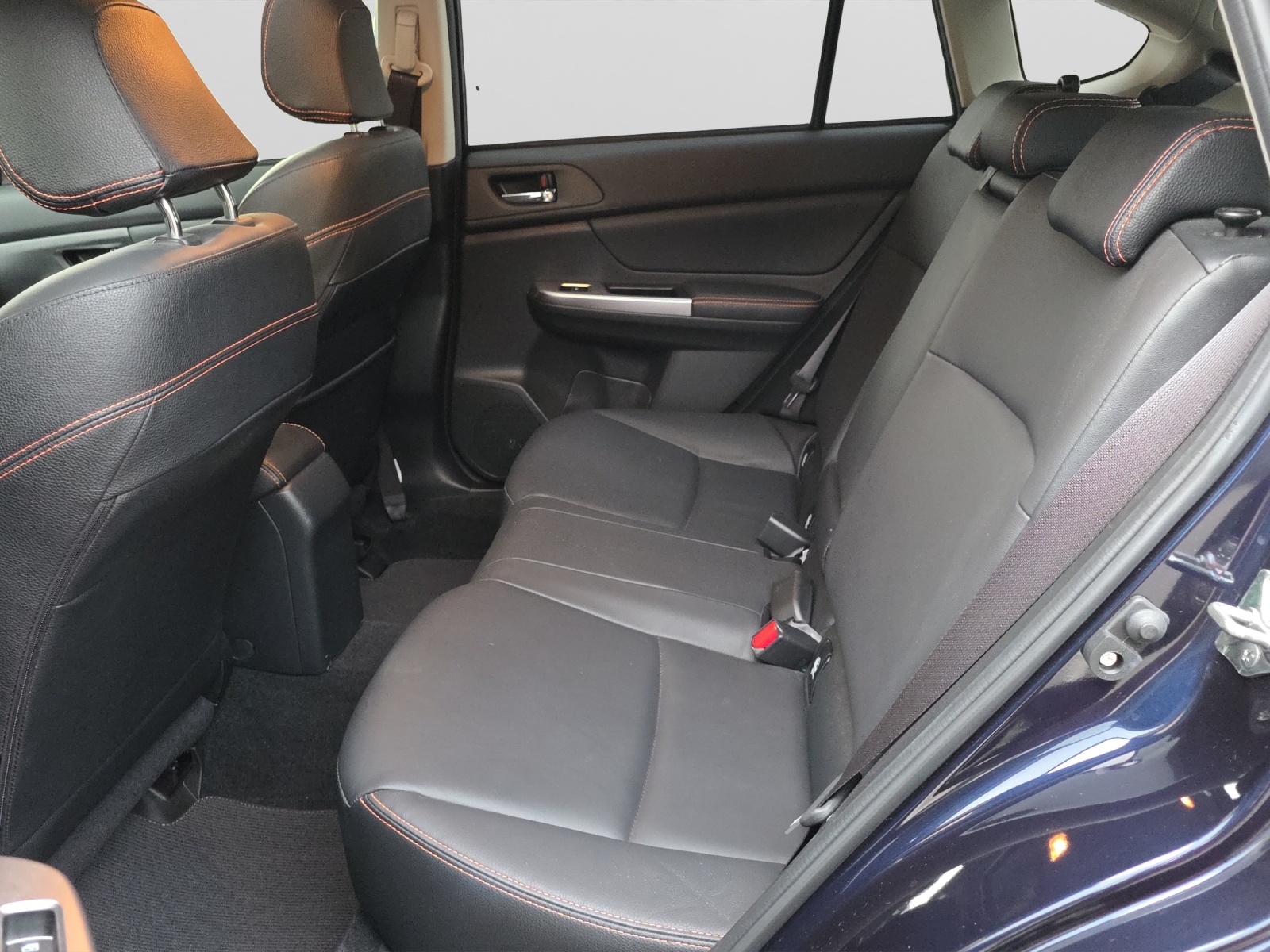 SUBARU XV 2.0i Swiss Three-image-12