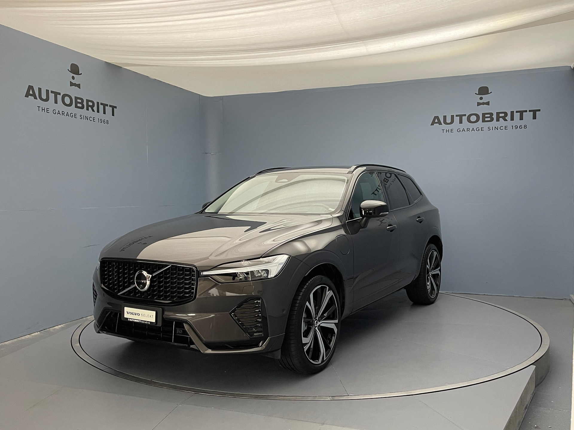 VOLVO XC60 2.0 T6 TE Ultimate Dark eAWD