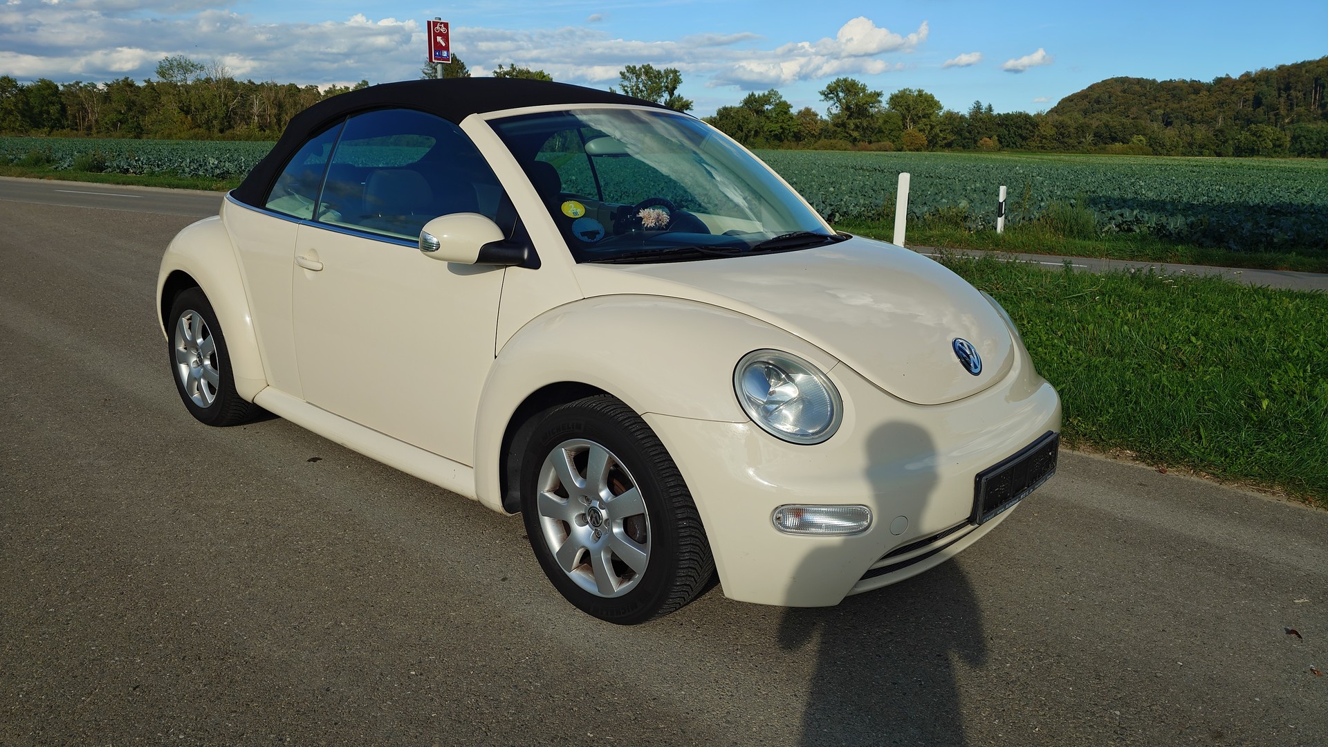 VW Beetle Cabrio 1.6-image-7