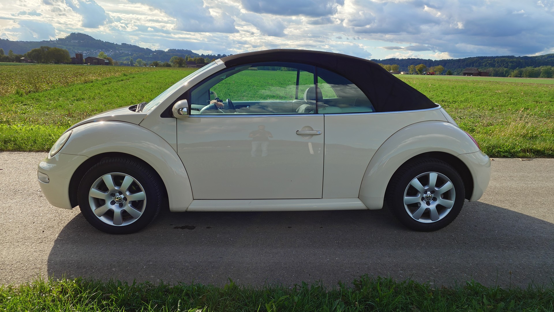 VW Beetle Cabrio 1.6-image-1