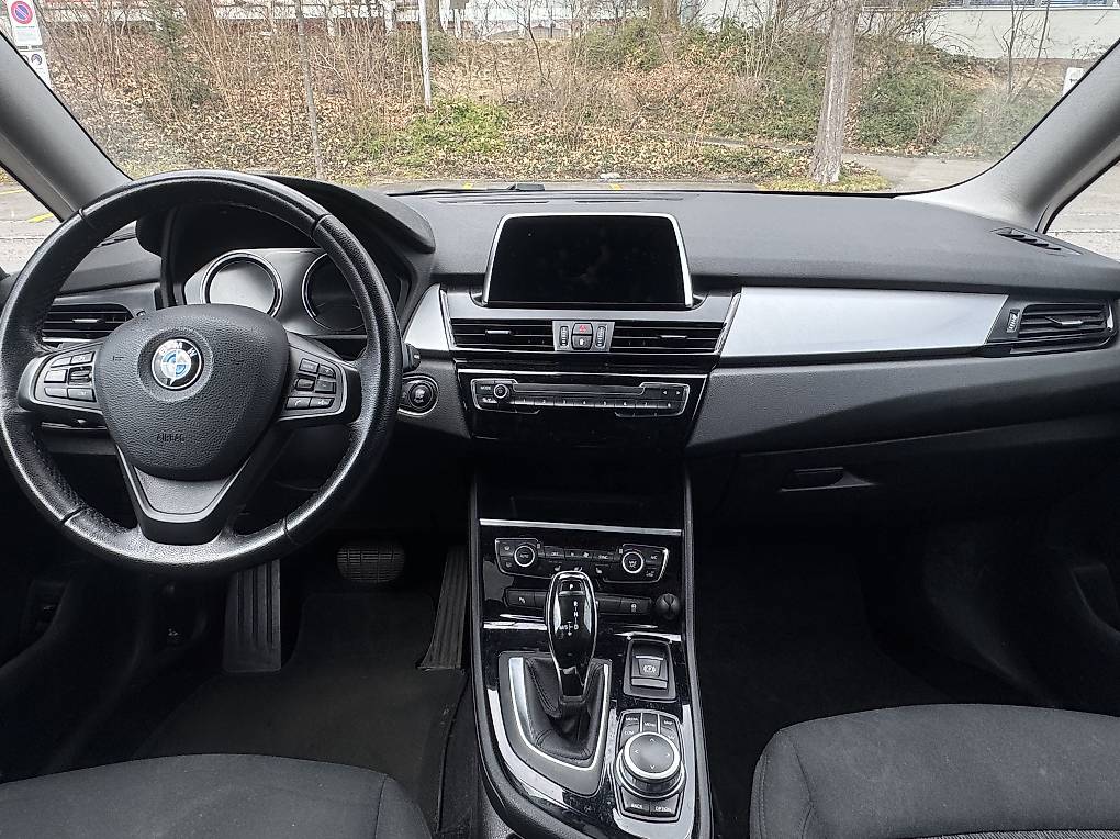 BMW 216d-image-3