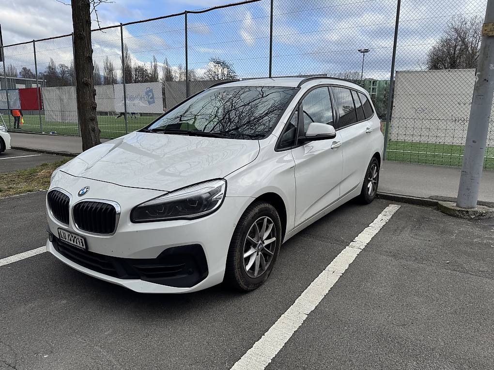 BMW 216d-image-0