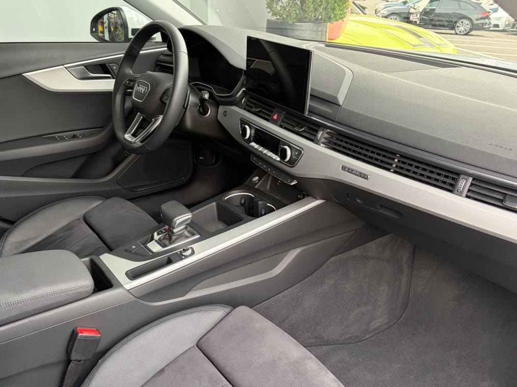 AUDI A4 Avant 40 TDI quattro S-tronic-image-8