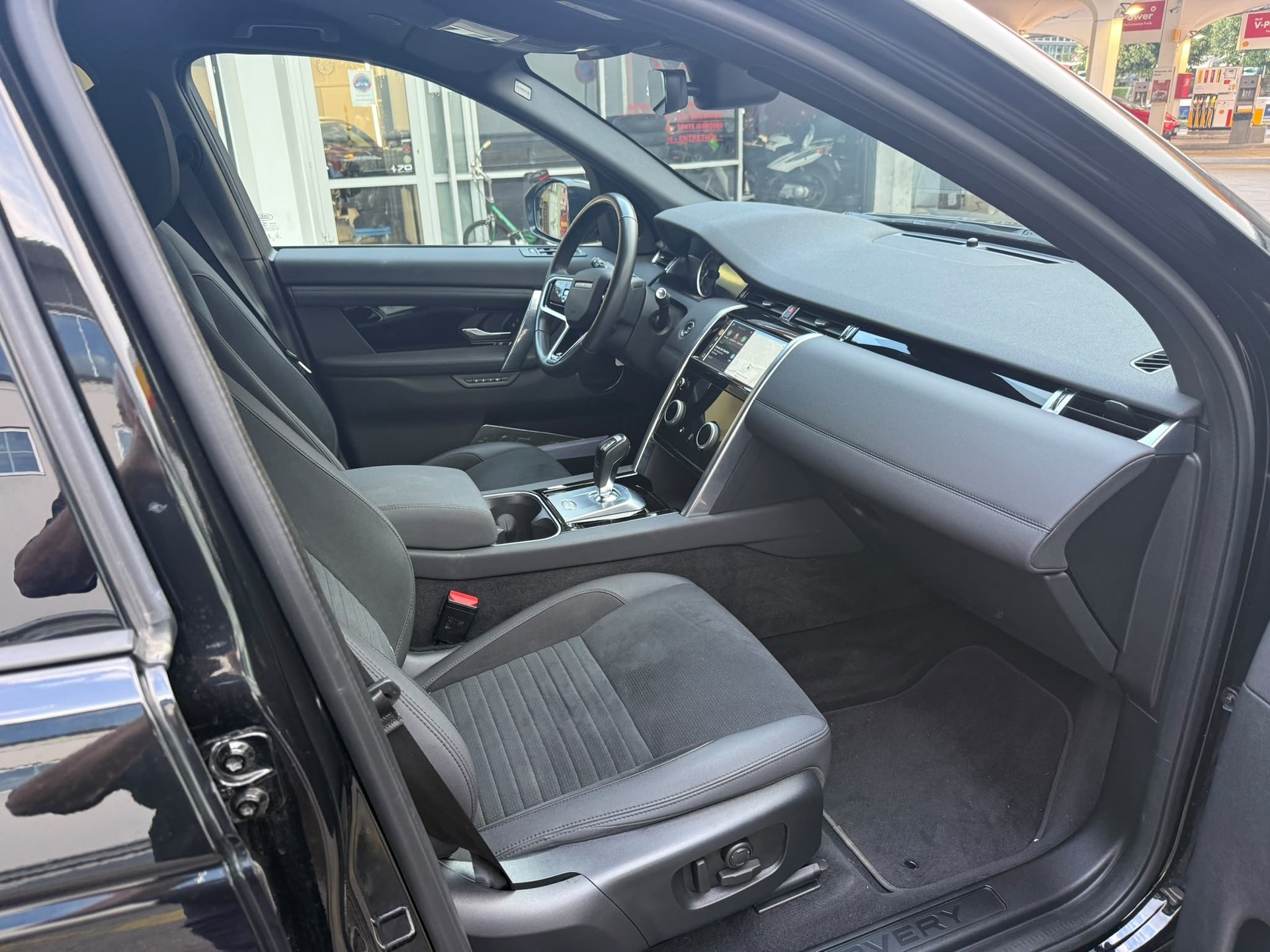 LAND ROVER Discovery Sport R Dyn D200 2.0D TD4 MHEV SE AT9-image-8