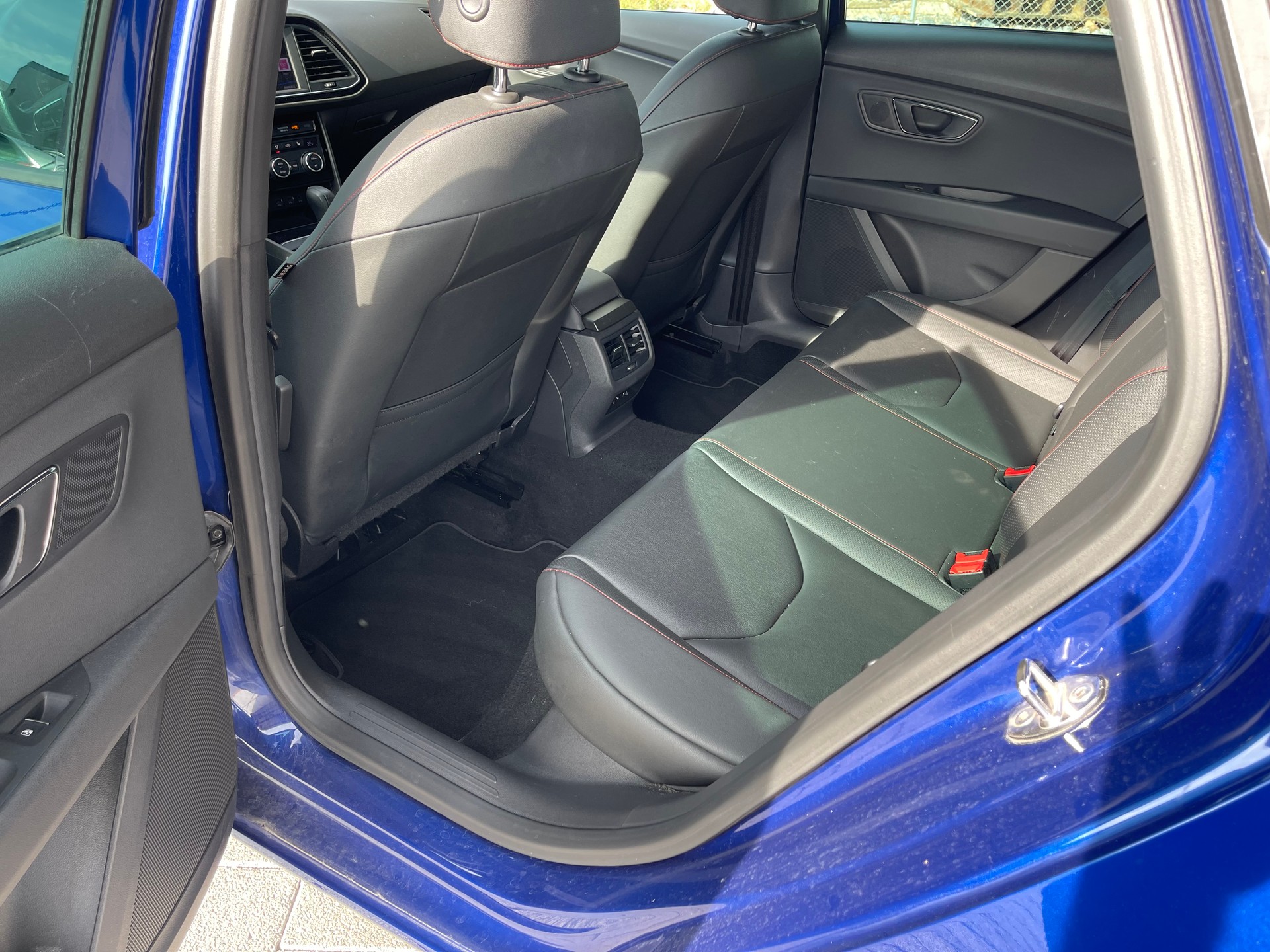 SEAT Leon 1.5 TSI EVO SWISS FR DSG-image-13