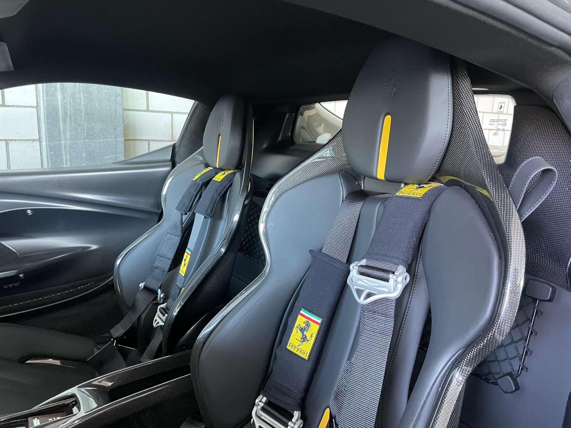 FERRARI 296 GTB Vollausstattung inkl. Assetto Fiorano Paket & Full Carbon-image-12