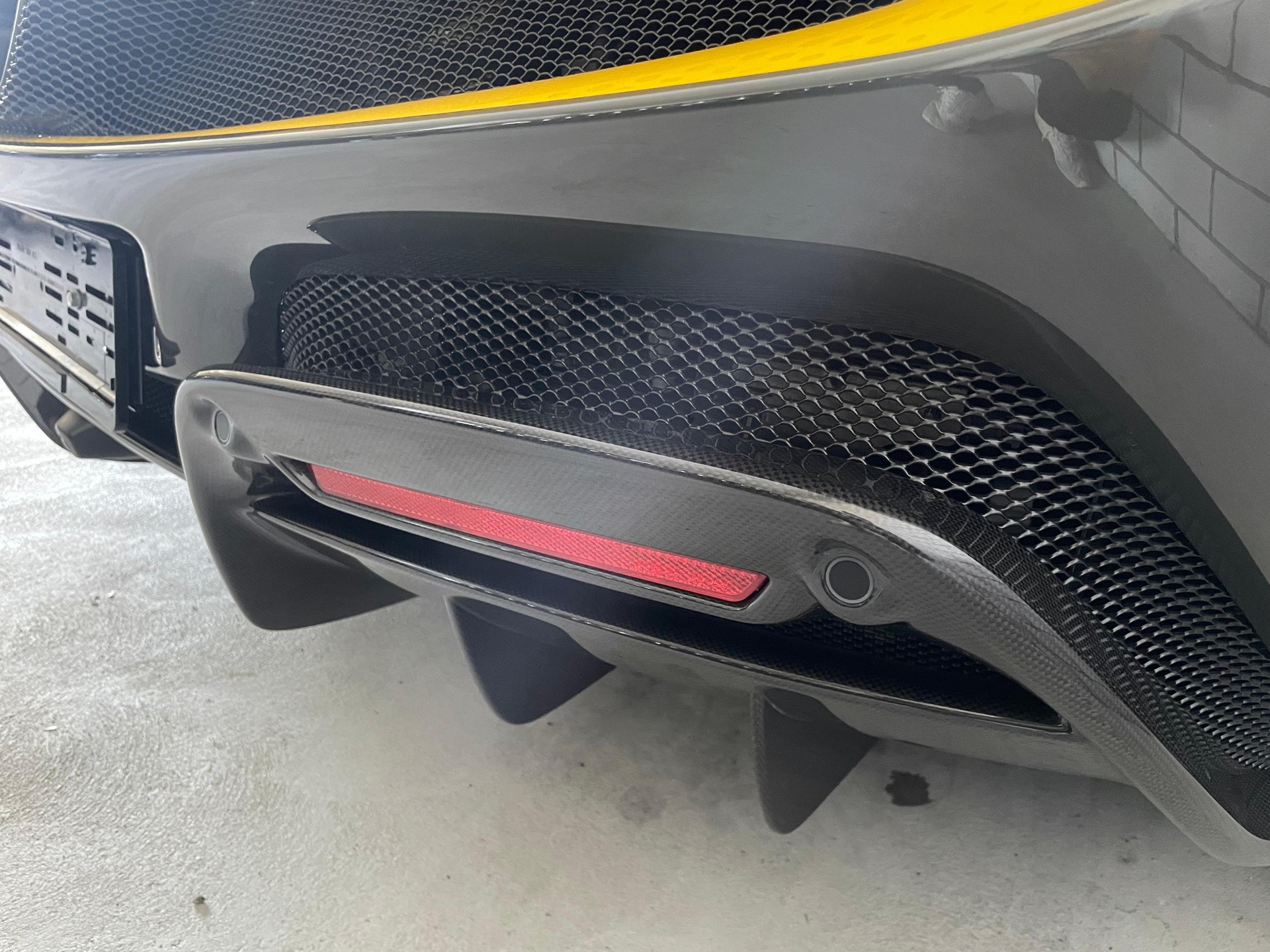 FERRARI 296 GTB Vollausstattung inkl. Assetto Fiorano Paket & Full Carbon-image-6