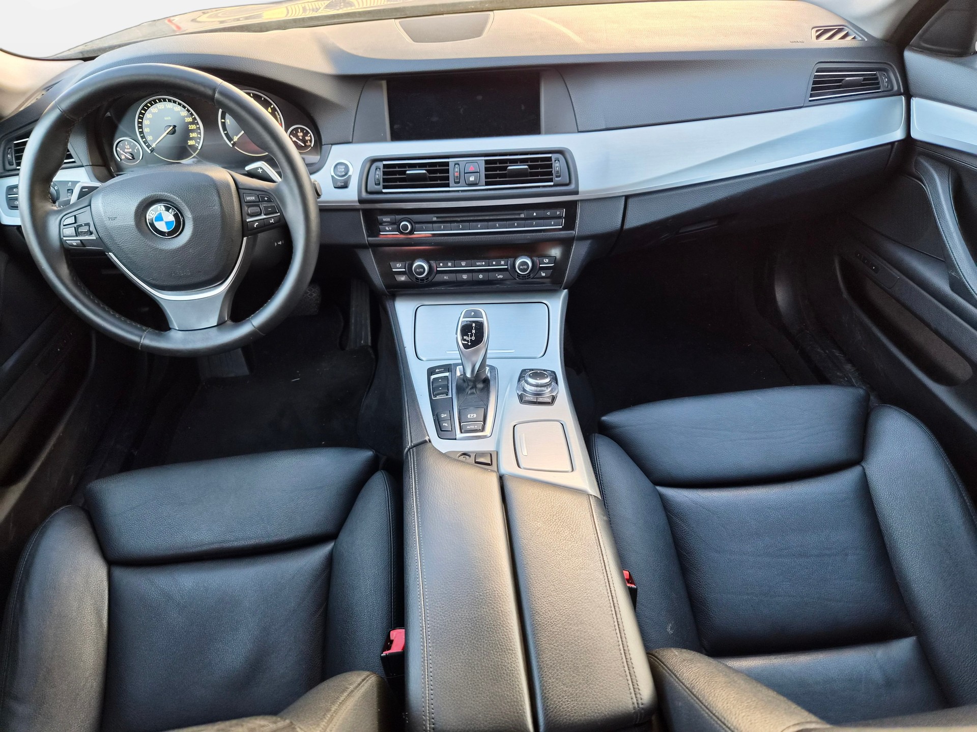 BMW 530d xDrive Touring Steptronic-image-9