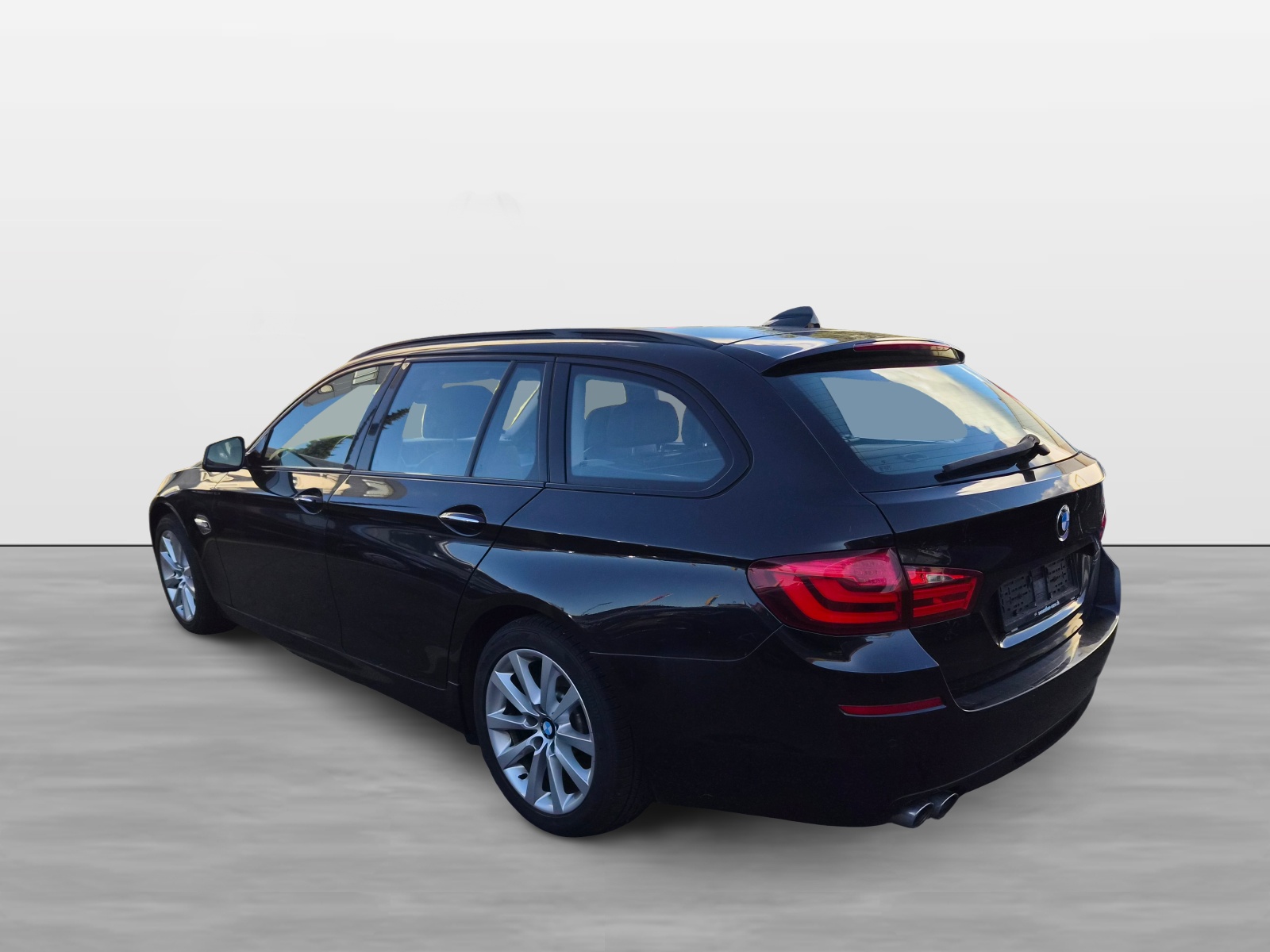 BMW 530d xDrive Touring Steptronic-image-5