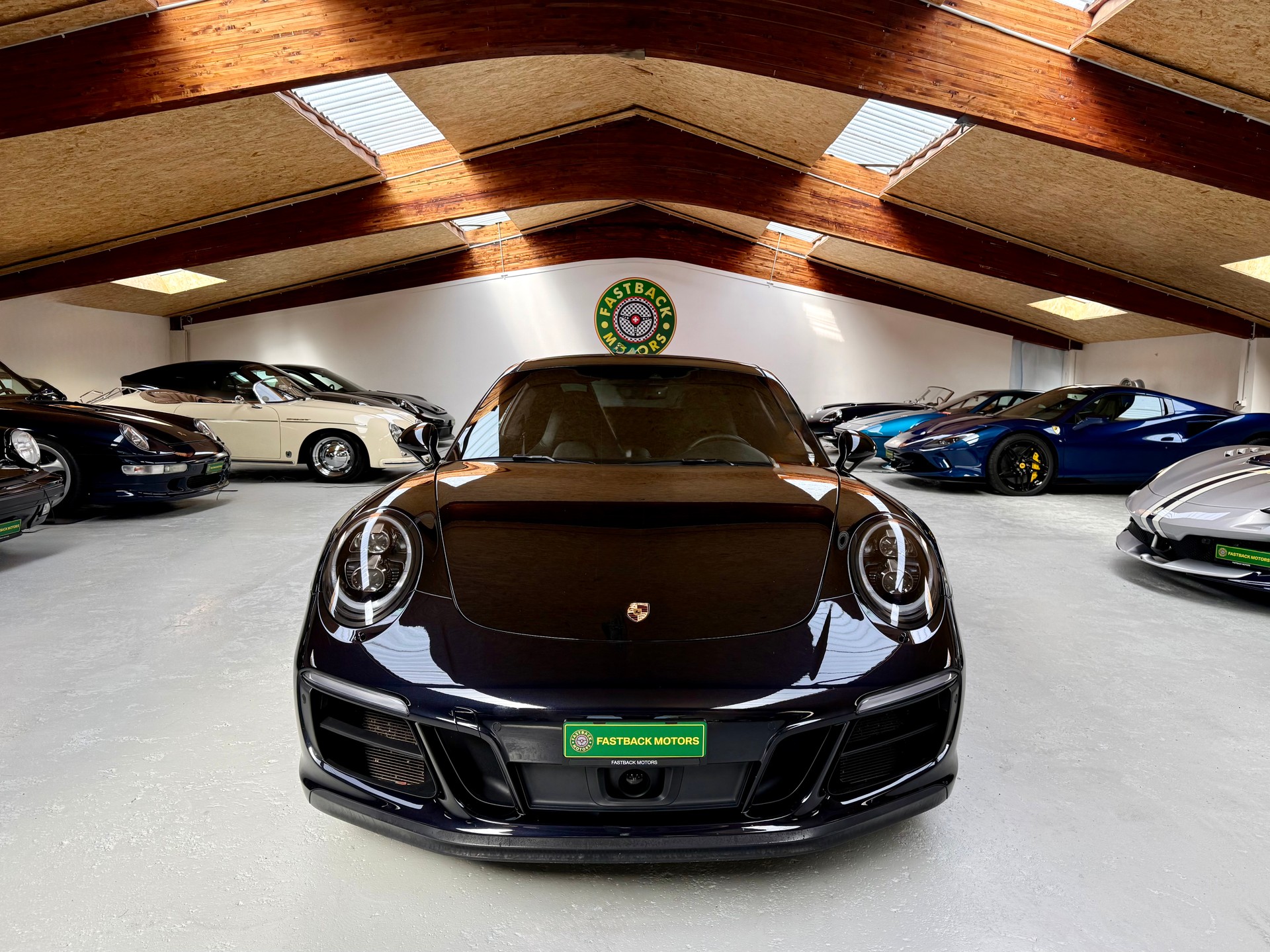 PORSCHE 911 Carrera 4 GTS PDK-image-3