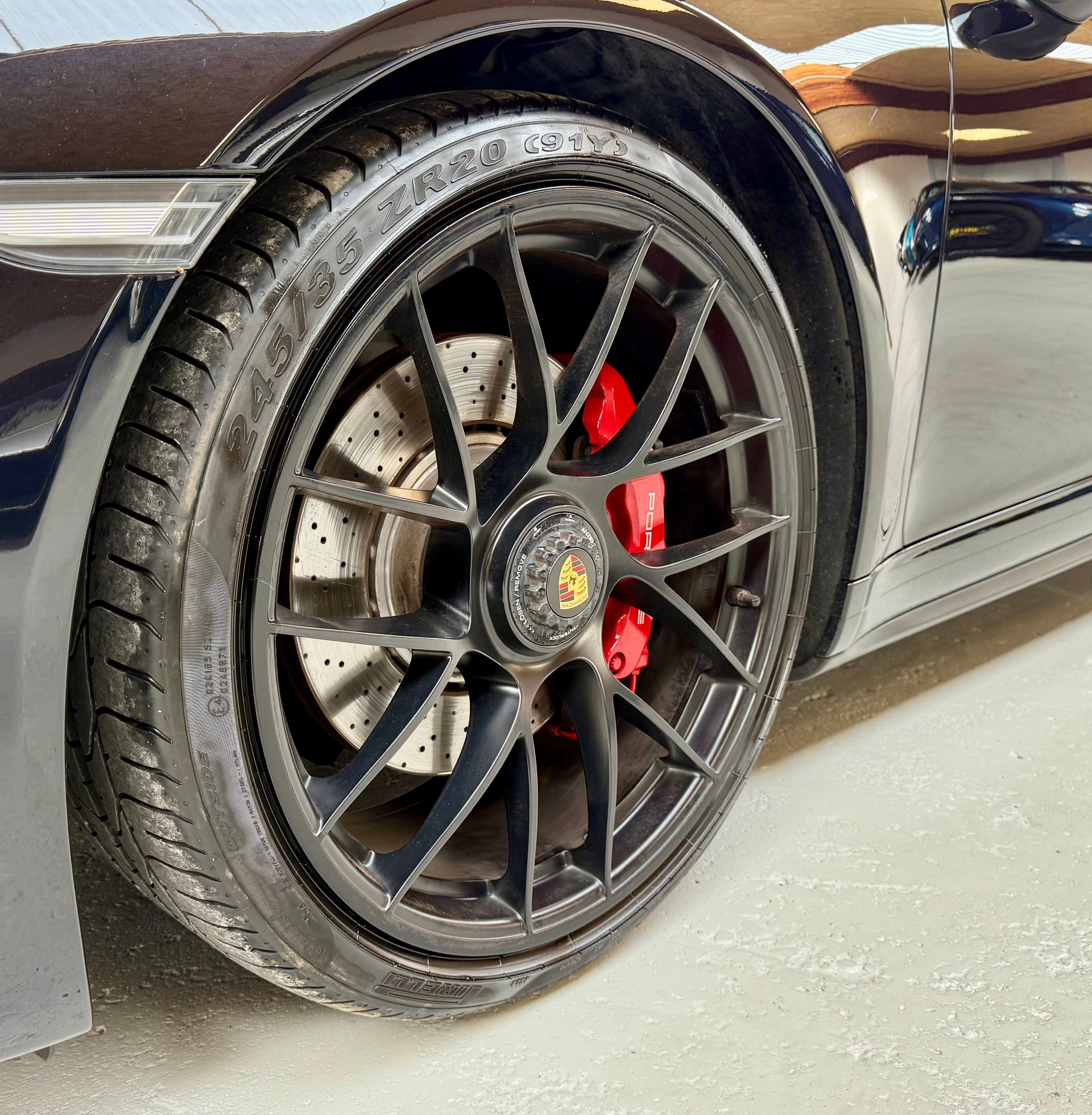 PORSCHE 911 Carrera 4 GTS PDK-image-4