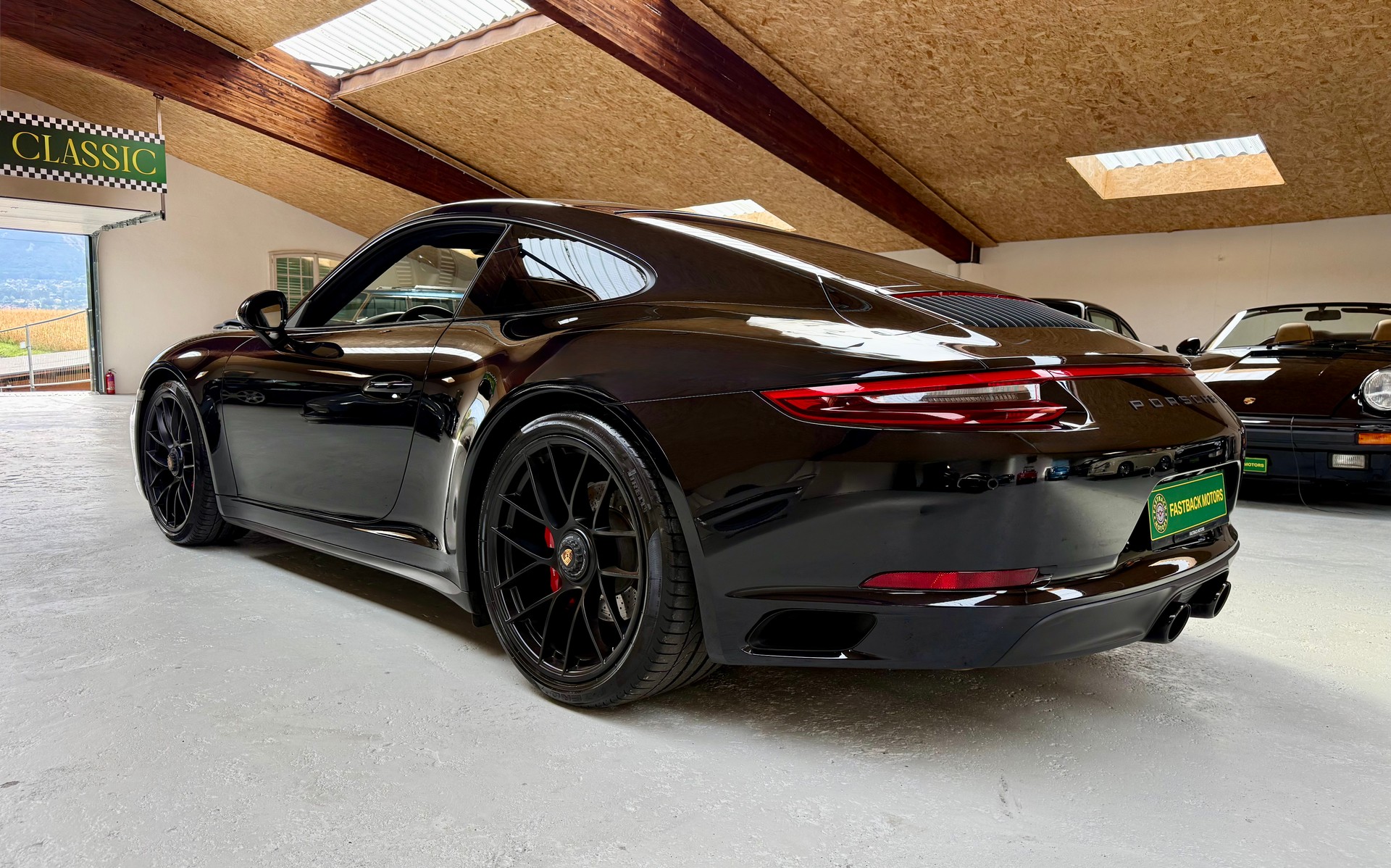PORSCHE 911 Carrera 4 GTS PDK-image-2