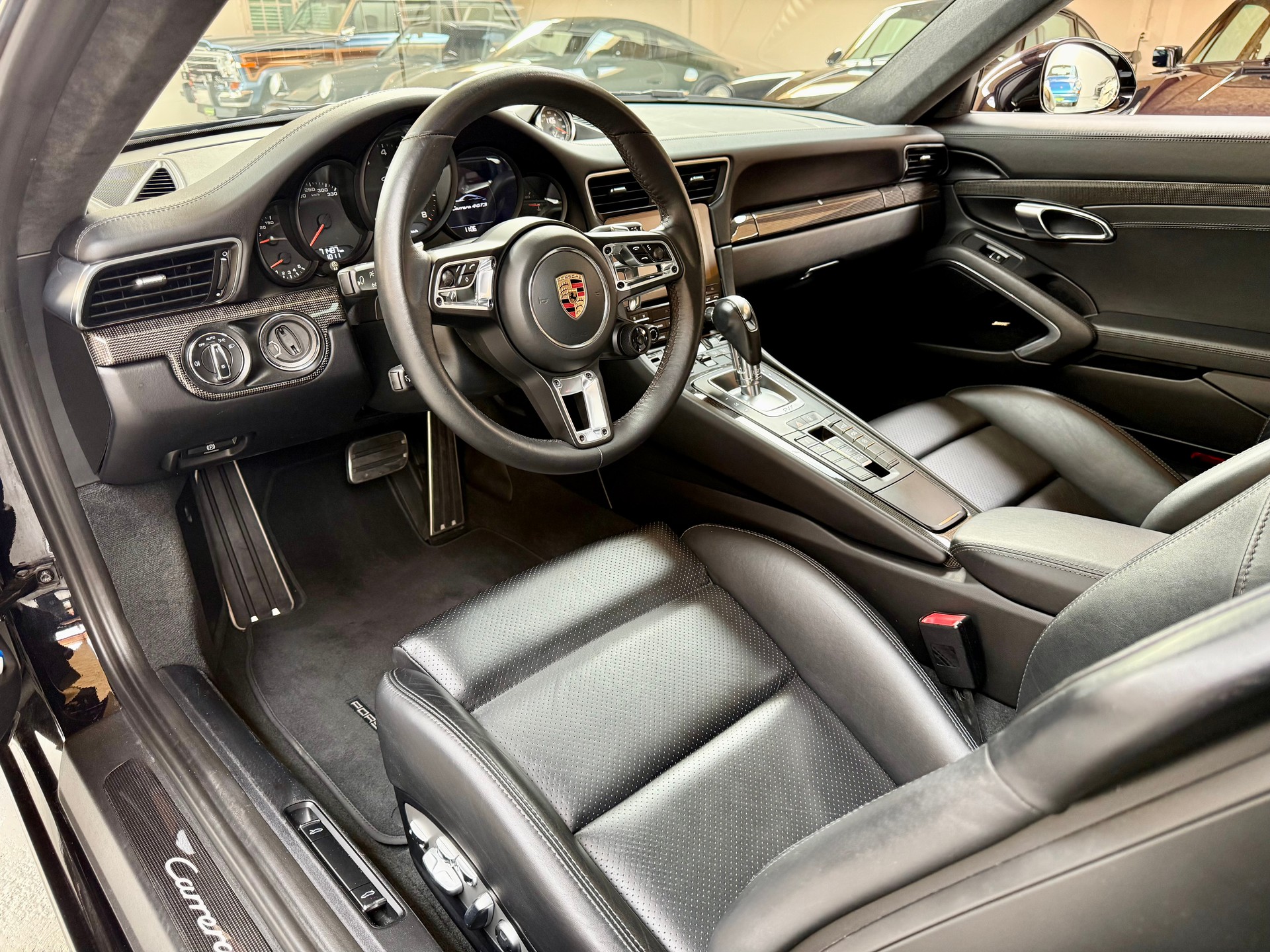 PORSCHE 911 Carrera 4 GTS PDK-image-6