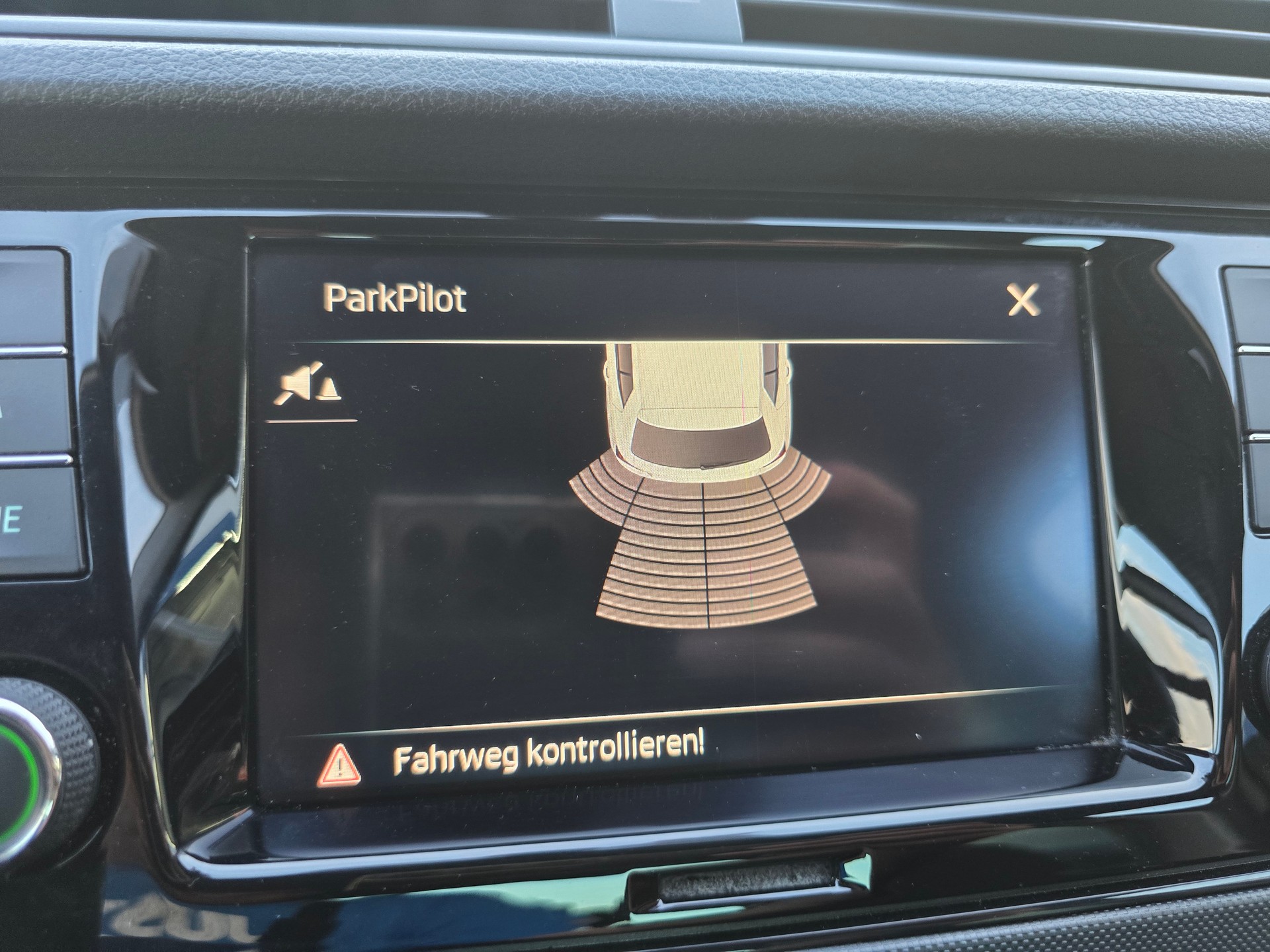 SKODA Fabia 1.0 TSI Ambition-image-13