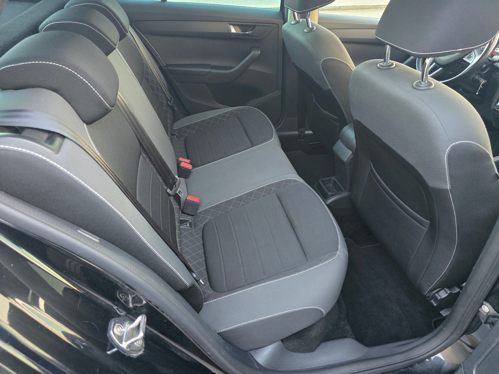 SKODA Fabia 1.0 TSI Ambition-image-9