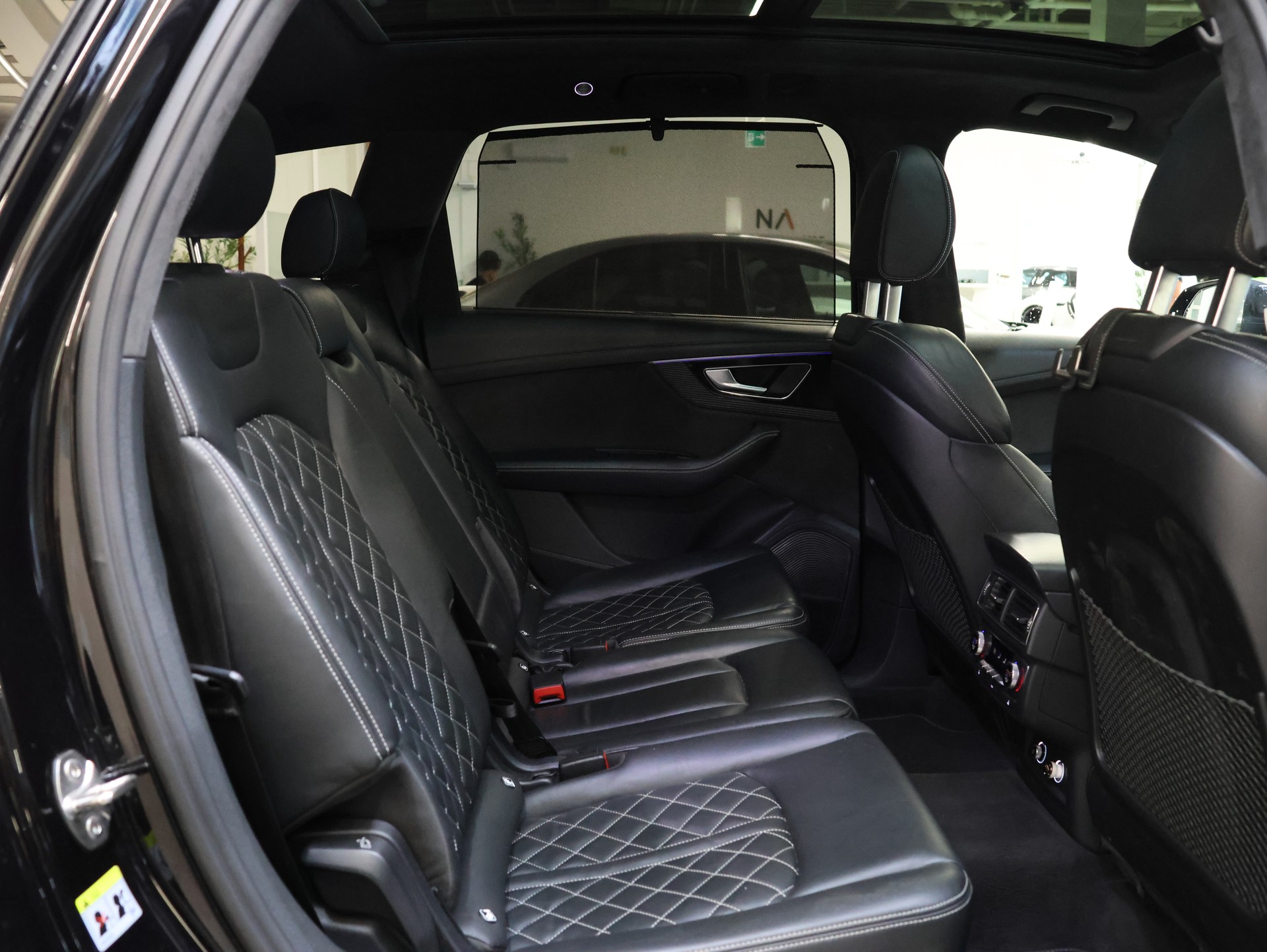 AUDI SQ7 4.0 TDI quattro tiptronic *KERAMIK-BREMSEN*7-SITZER*-image-29