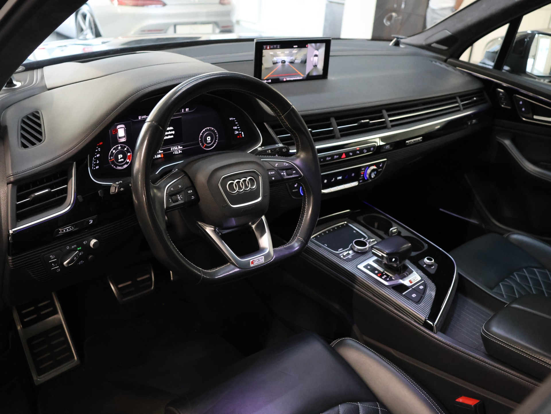 AUDI SQ7 4.0 TDI quattro tiptronic *KERAMIK-BREMSEN*7-SITZER*-image-11
