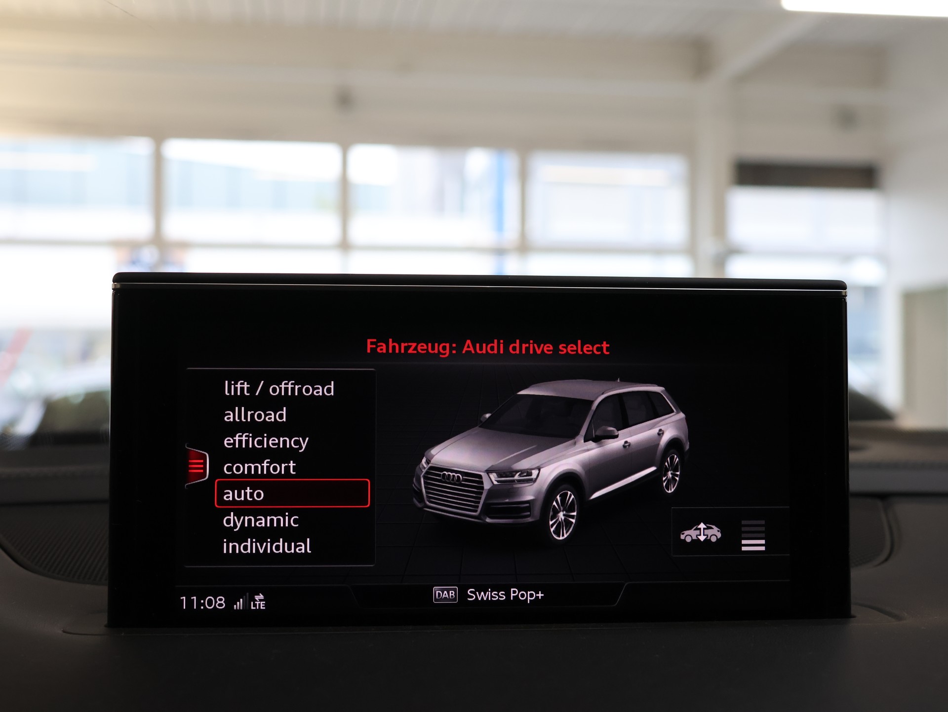 AUDI SQ7 4.0 TDI quattro tiptronic *KERAMIK-BREMSEN*7-SITZER*-image-20