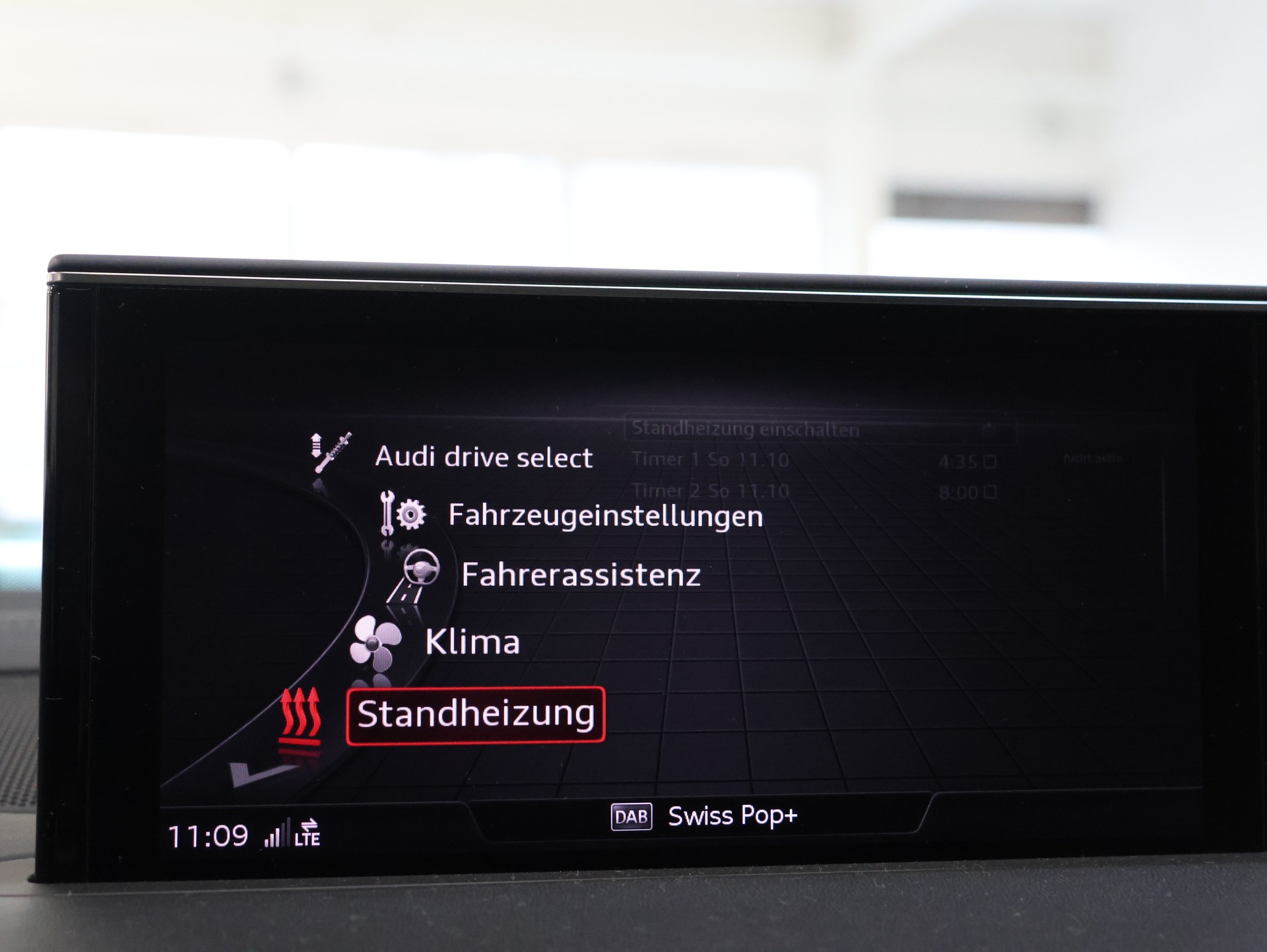 AUDI SQ7 4.0 TDI quattro tiptronic *KERAMIK-BREMSEN*7-SITZER*-image-23