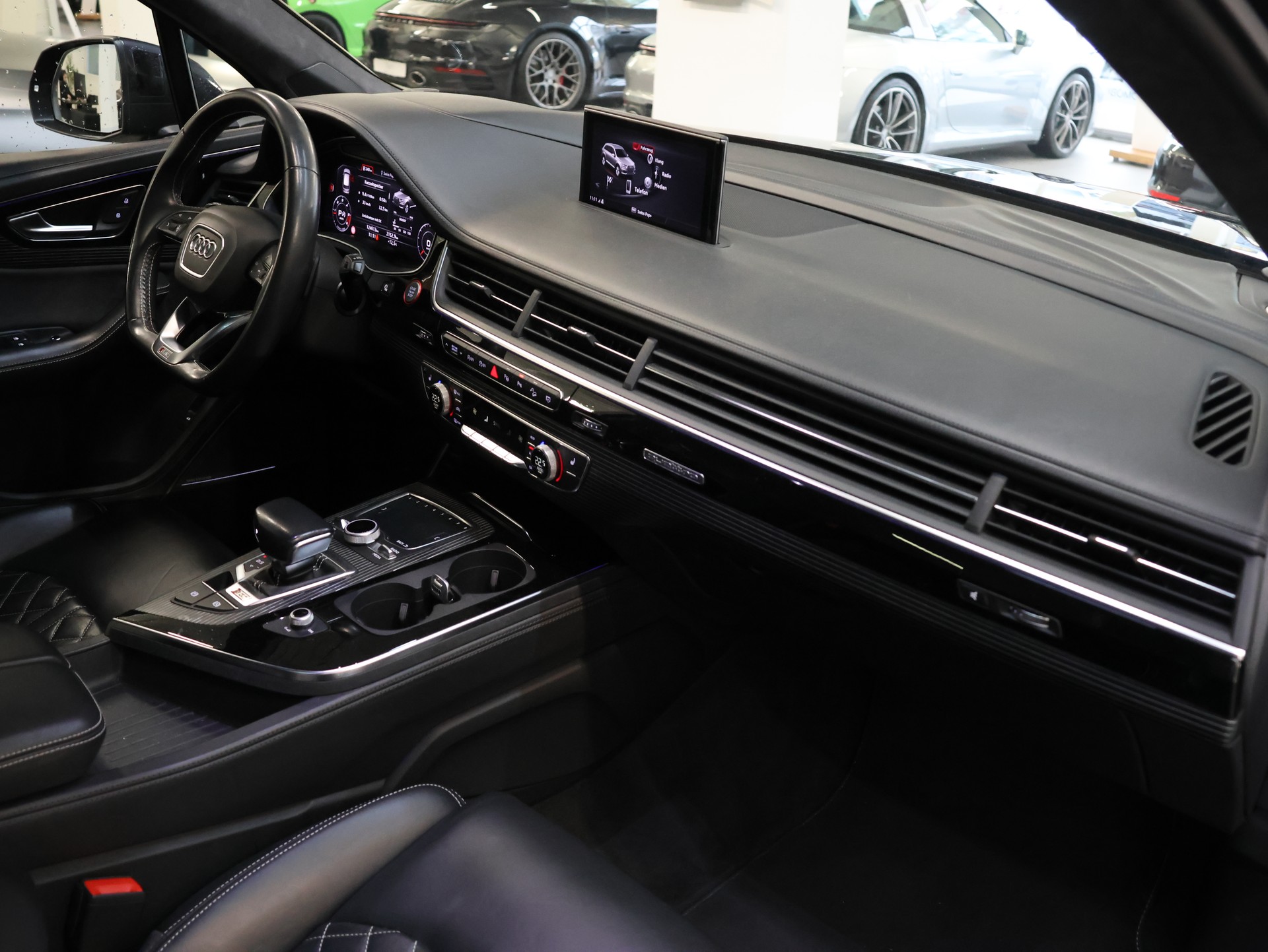 AUDI SQ7 4.0 TDI quattro tiptronic *KERAMIK-BREMSEN*7-SITZER*-image-28