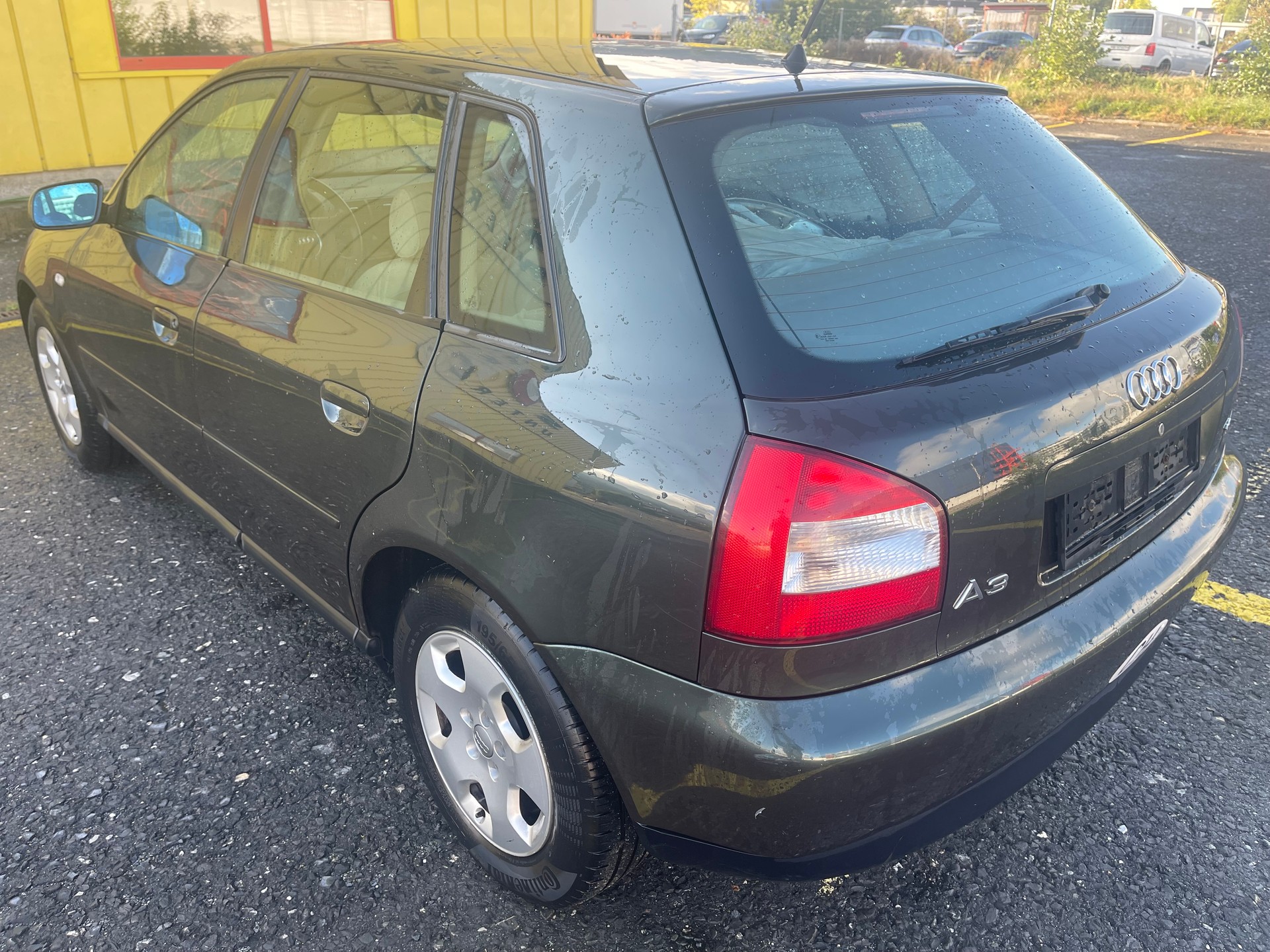 AUDI A3 1.8 Ambiente-image-3