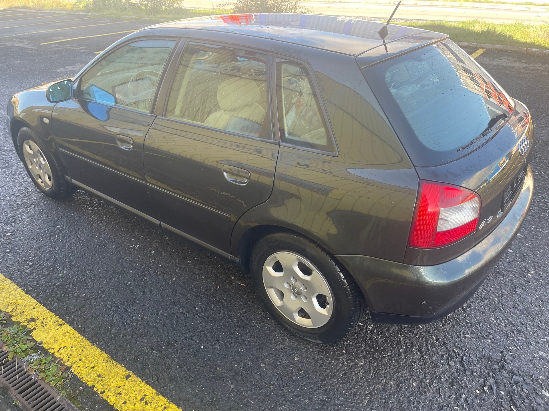 AUDI A3 1.8 Ambiente-image-8