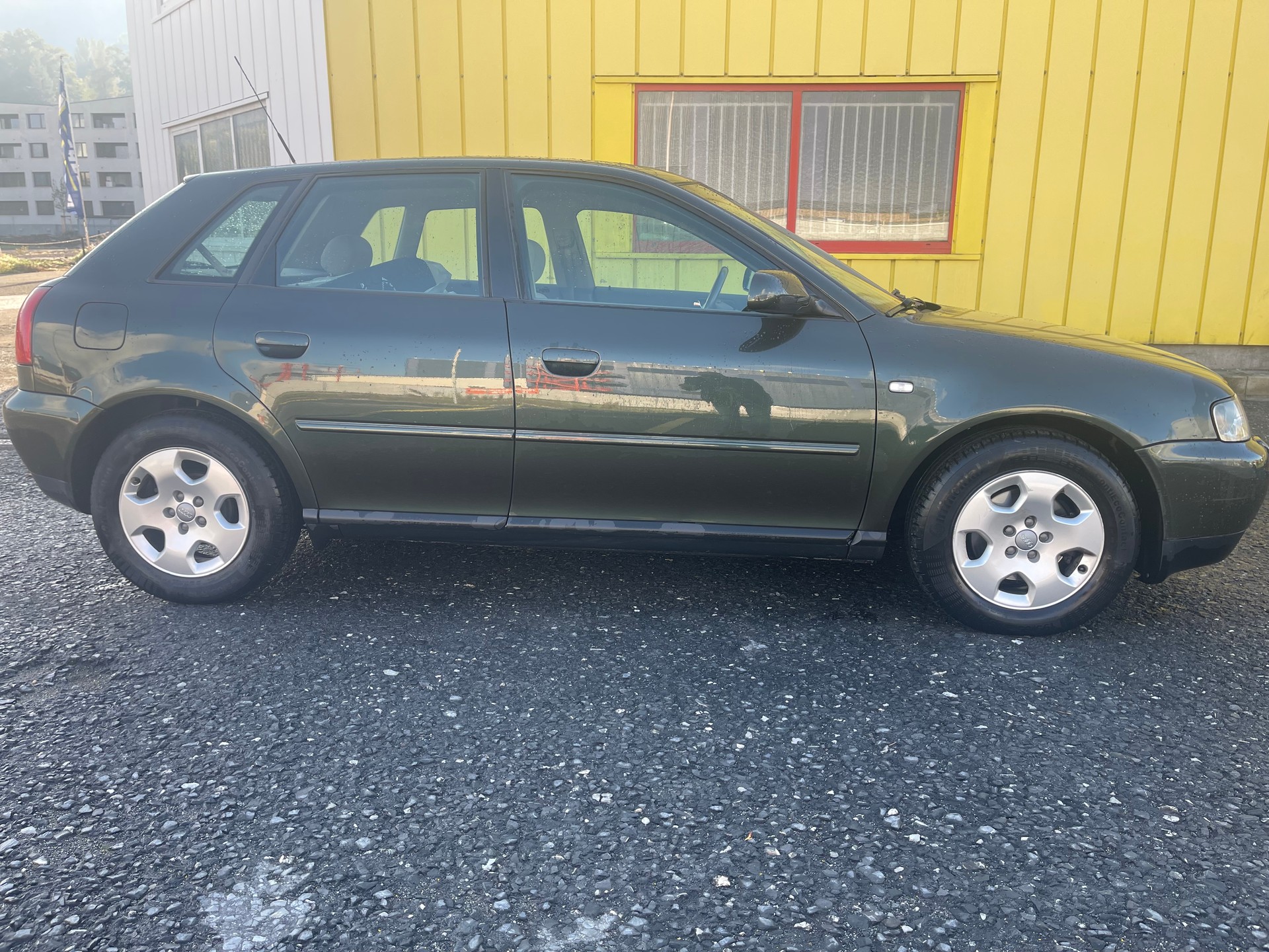 AUDI A3 1.8 Ambiente-image-10
