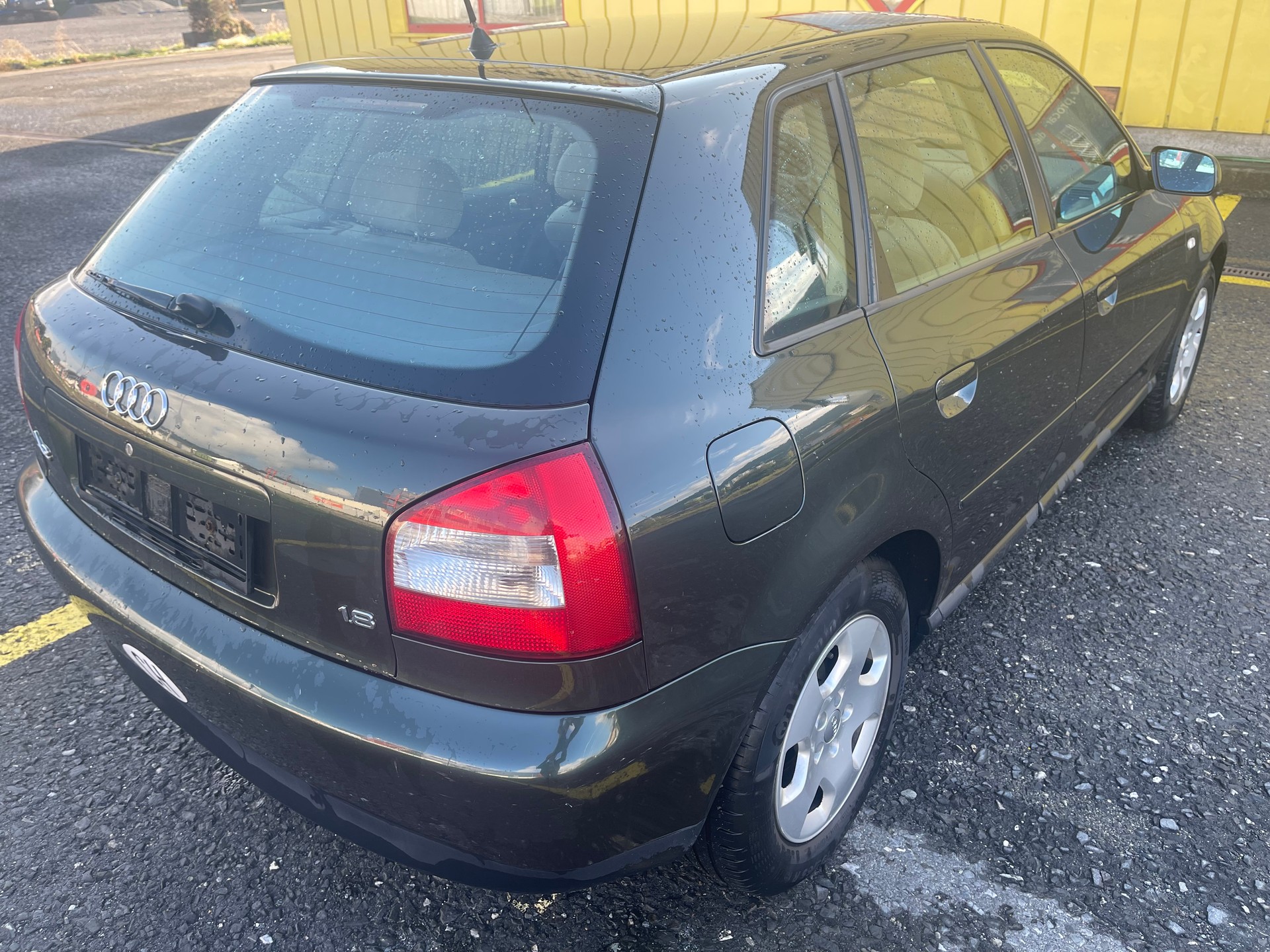 AUDI A3 1.8 Ambiente-image-5