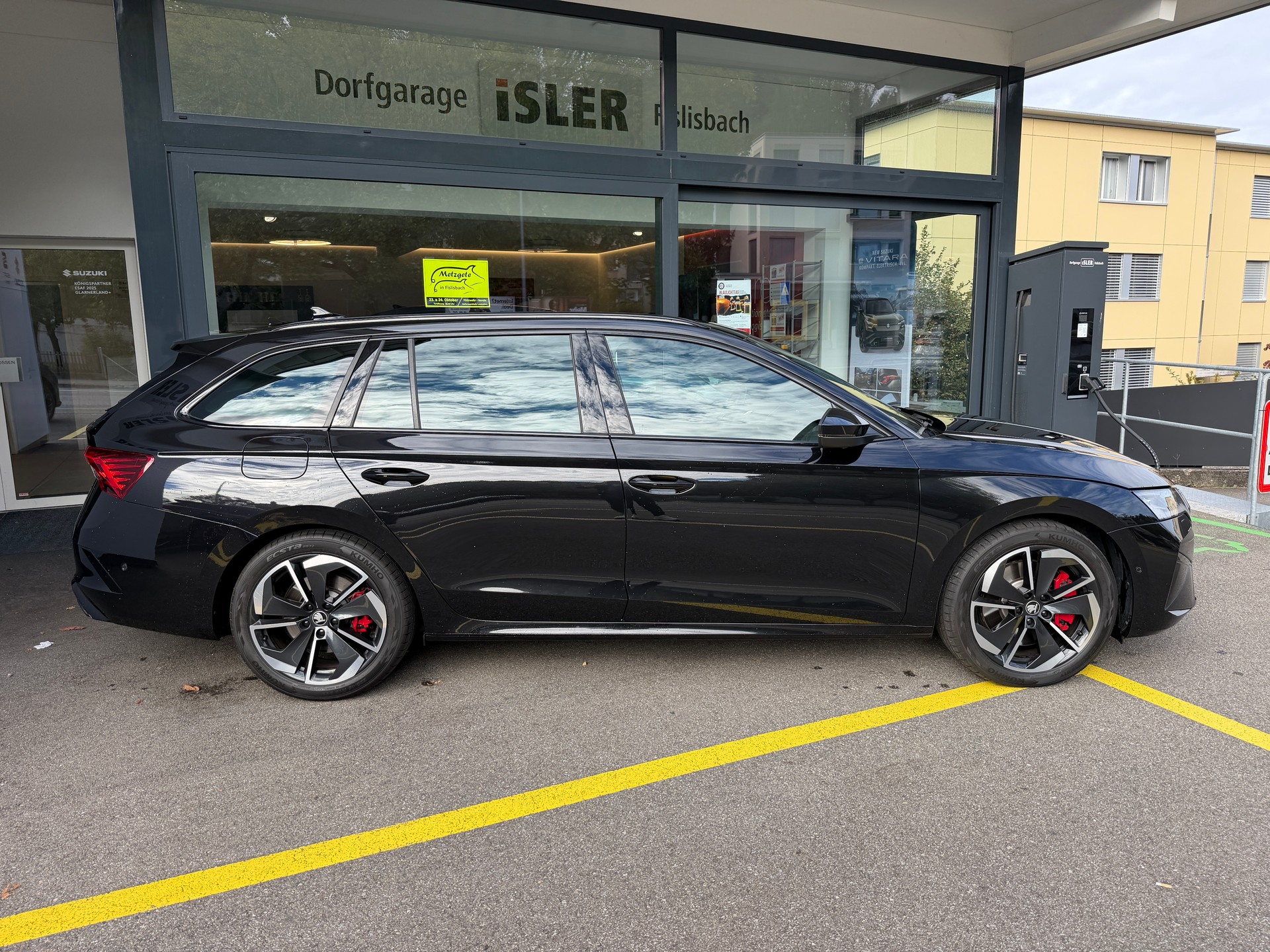 SKODA Octavia Combi 2.0 TSI DSG RS-image-1