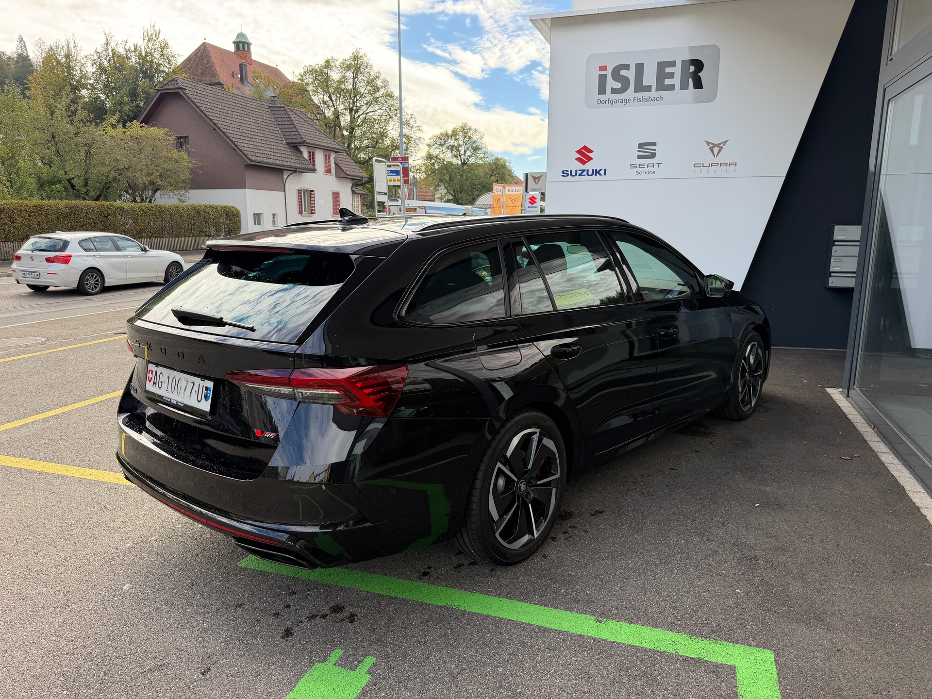 SKODA Octavia Combi 2.0 TSI DSG RS-image-5