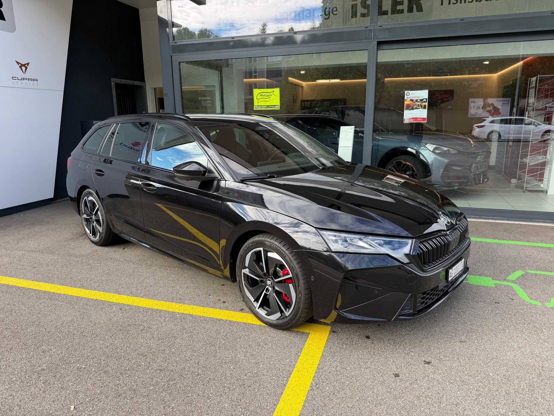 SKODA Octavia Combi 2.0 TSI DSG RS-image-0
