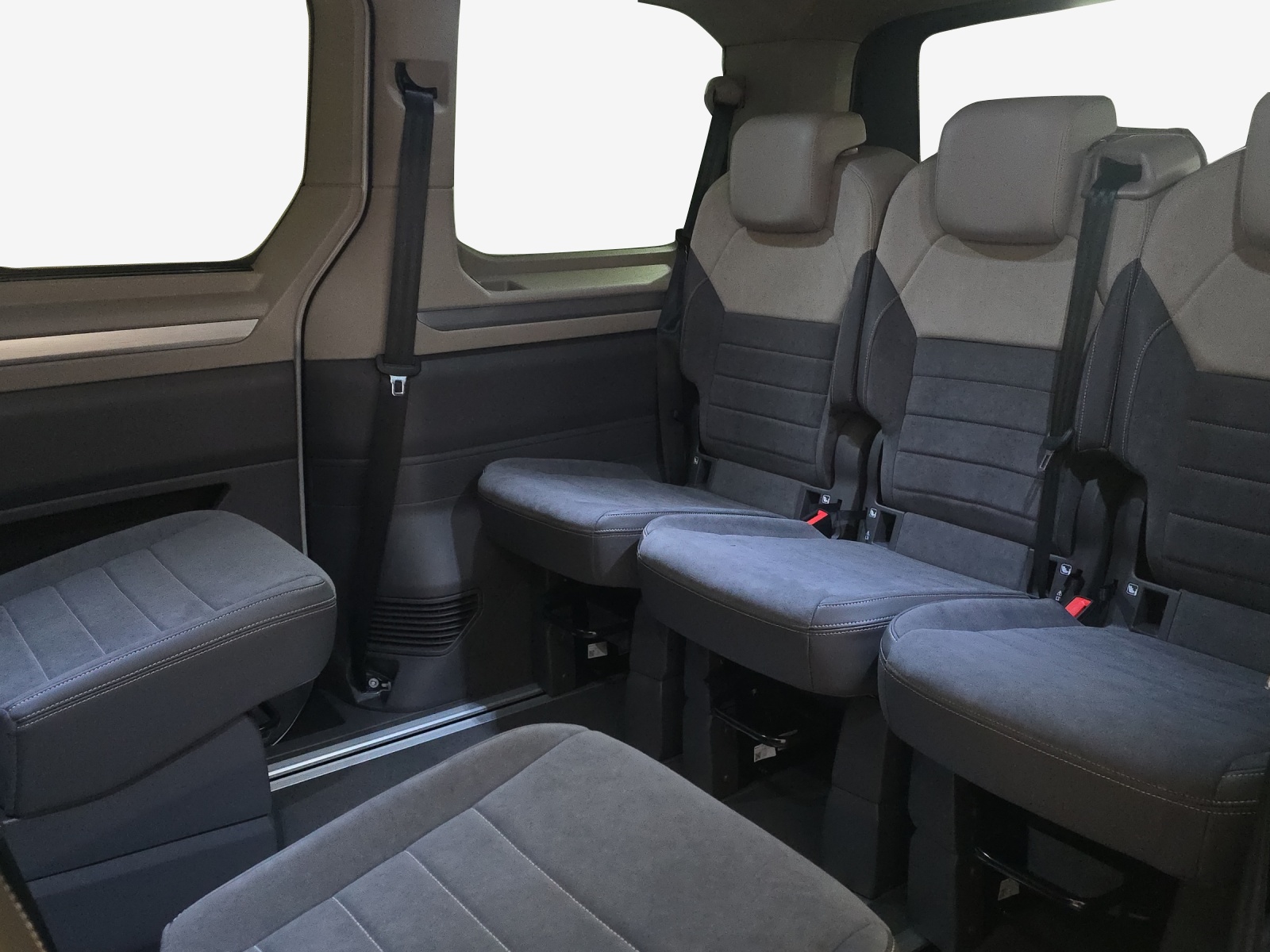 VW Multivan 2.0 TDI Life DSG-image-11