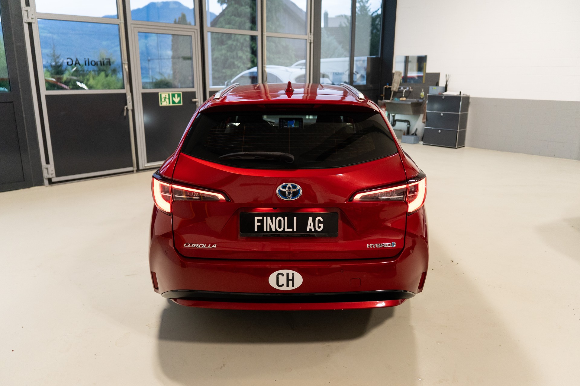 TOYOTA Corolla Touring Sports 1.8 HSD Comfort e-CVT-image-9