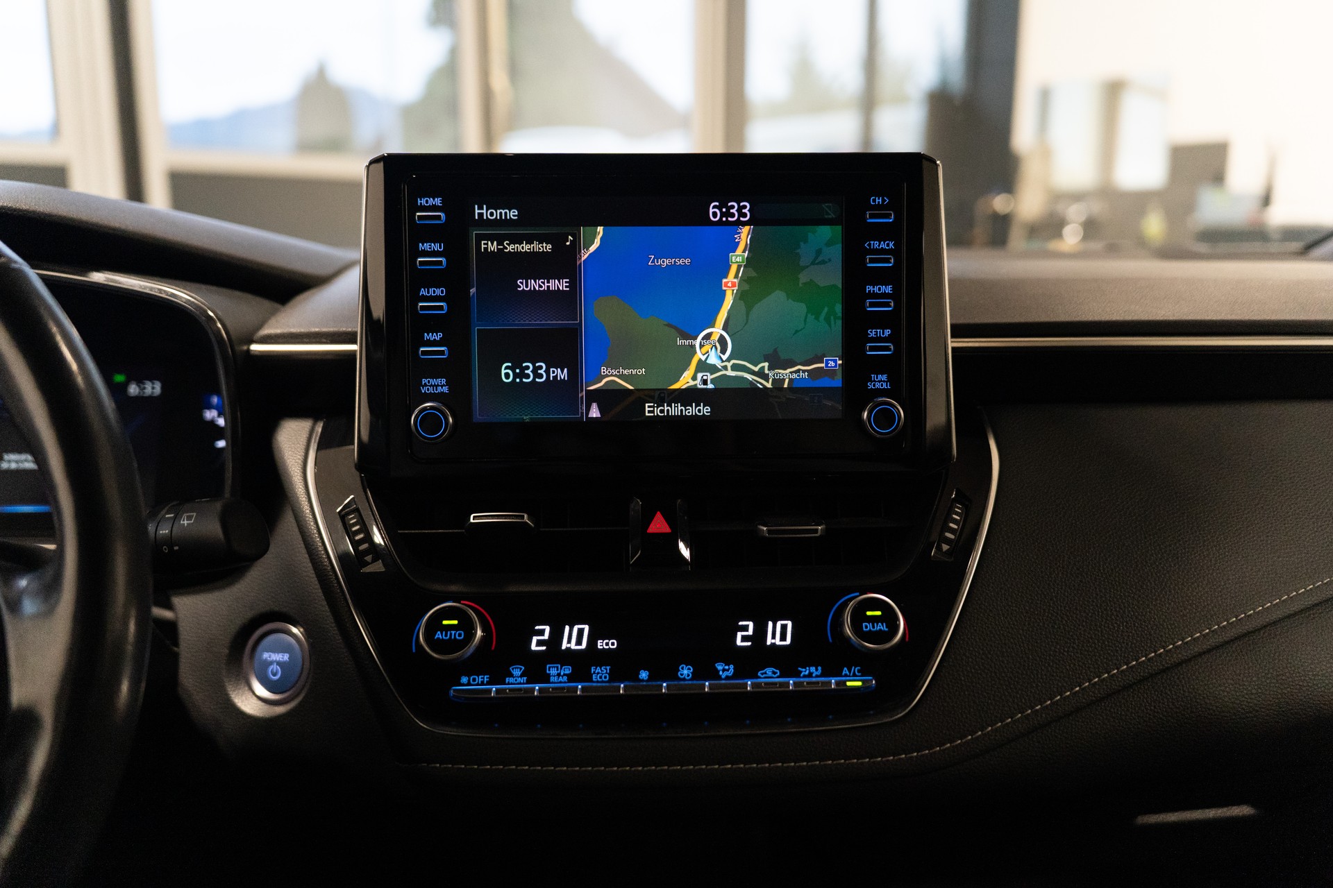 TOYOTA Corolla Touring Sports 1.8 HSD Comfort e-CVT-image-16