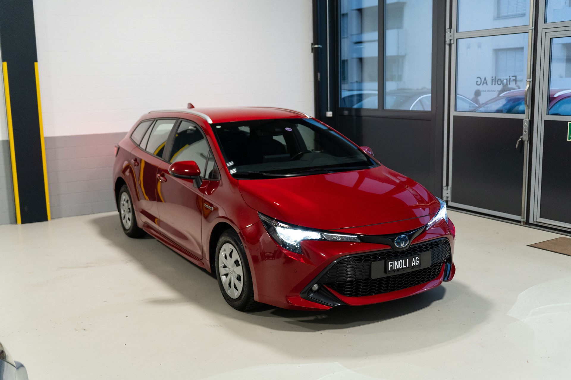TOYOTA Corolla Touring Sports 1.8 HSD Comfort e-CVT-image-2