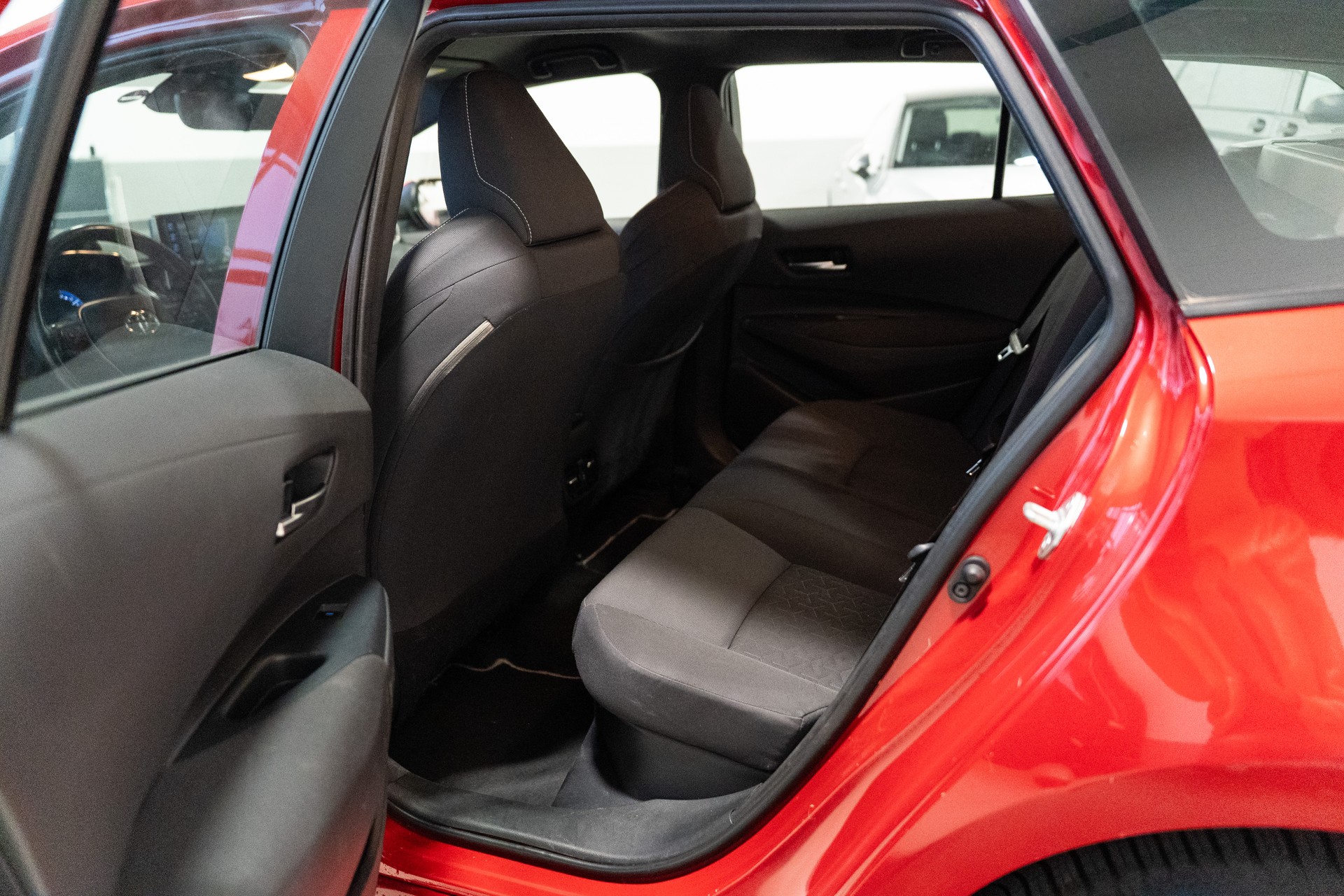 TOYOTA Corolla Touring Sports 1.8 HSD Comfort e-CVT-image-12